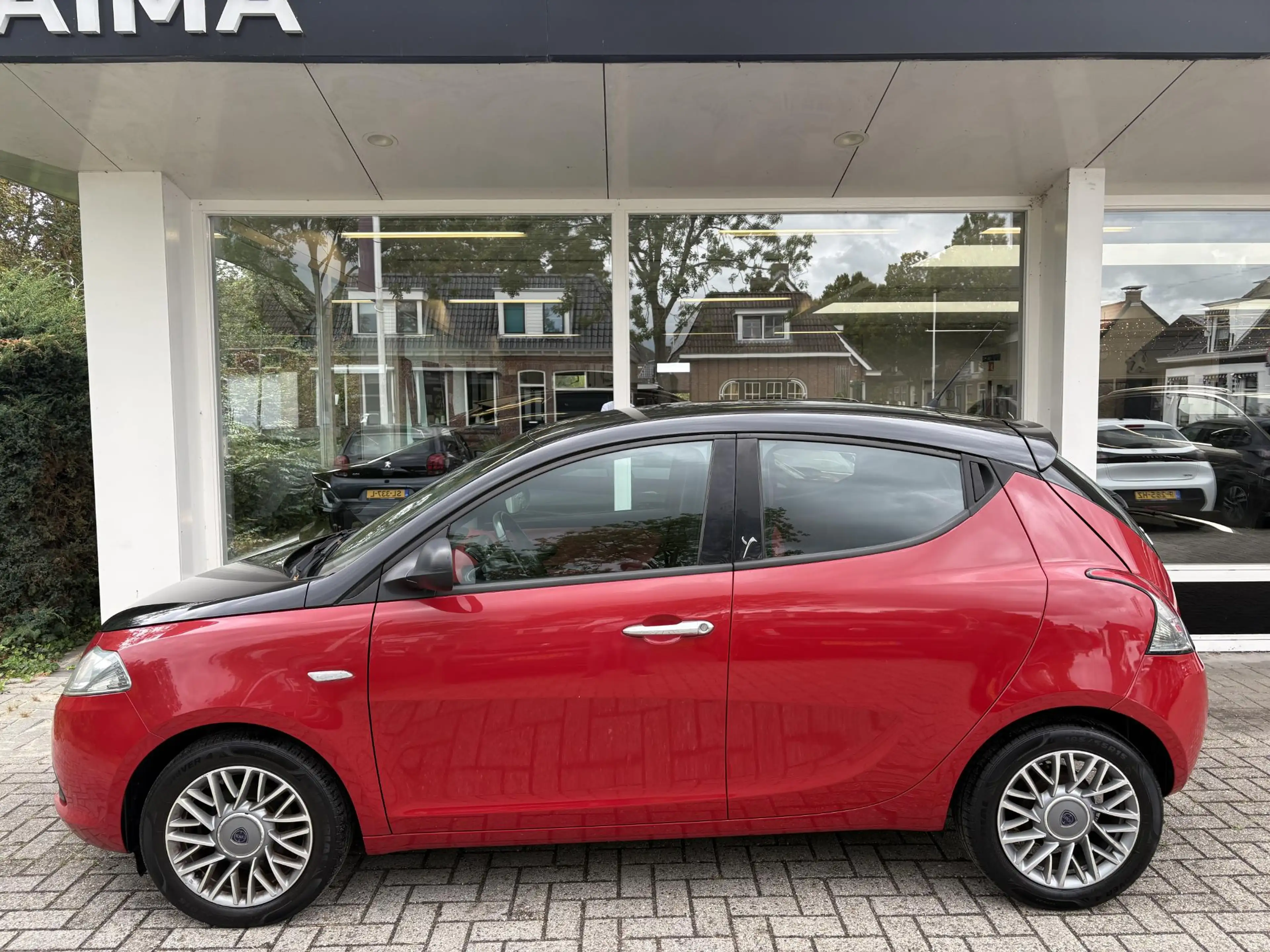 Lancia Ypsilon 0.9 TwinAir Silver Plus | Two Tone | Weinig kilome — photo 14