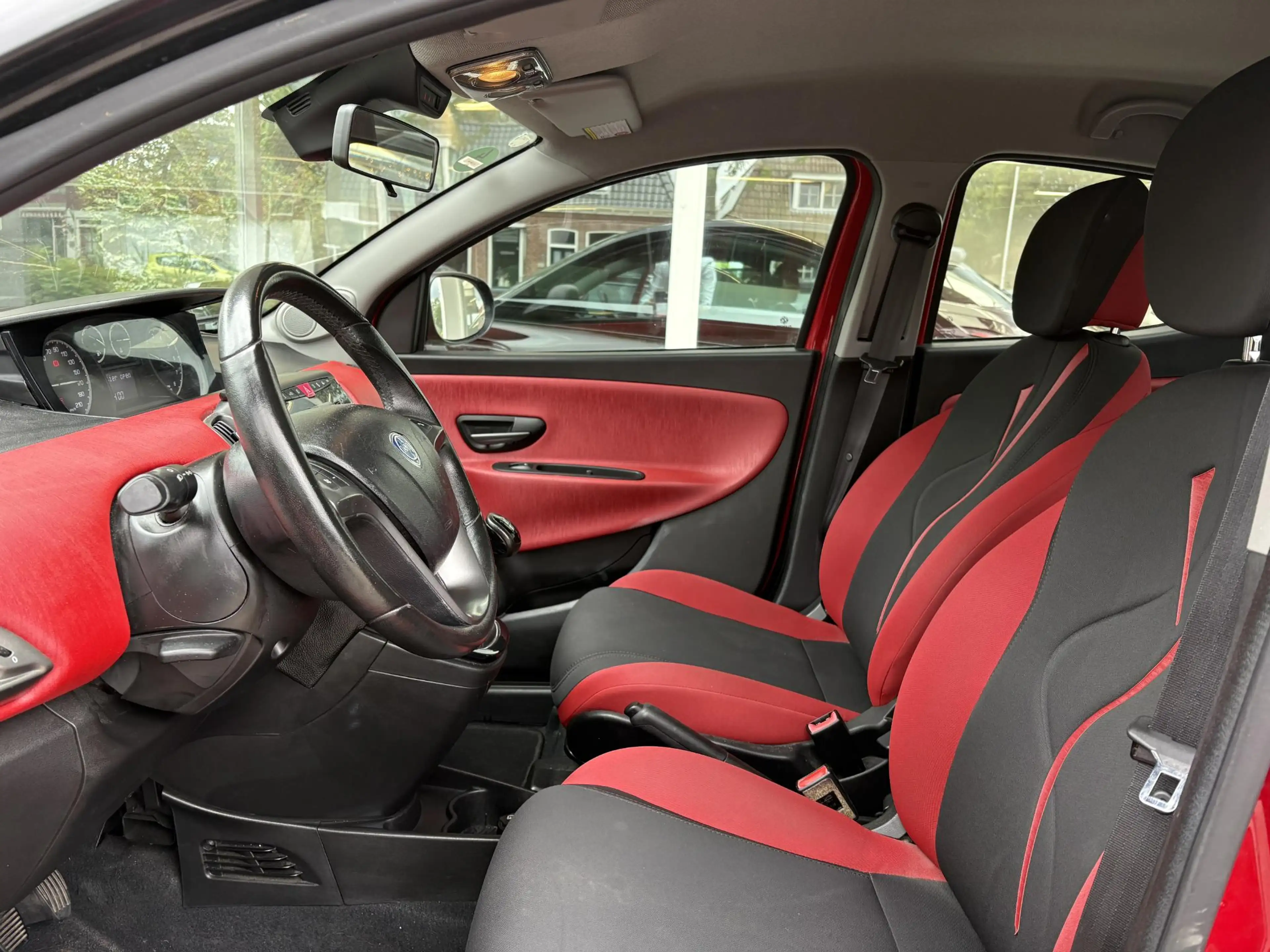 Lancia Ypsilon 0.9 TwinAir Silver Plus | Two Tone | Weinig kilome — photo 12
