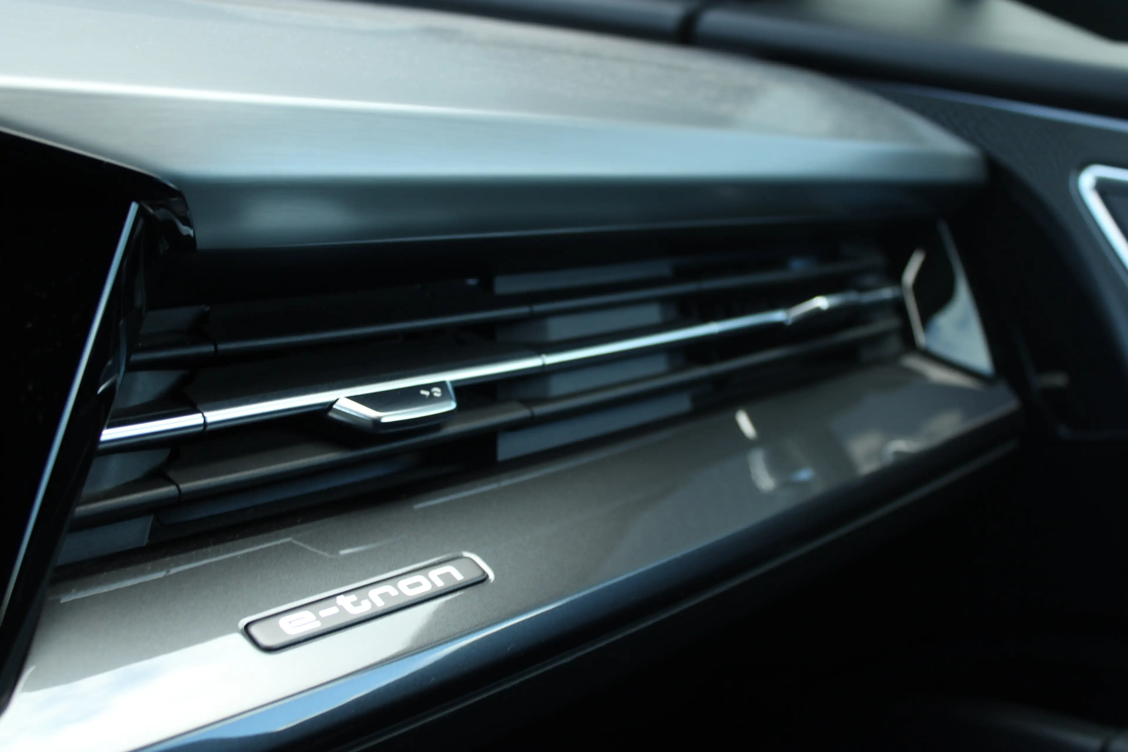 Audi Q4 e-tron Sportback 40 S-Line 77 kWh Camera Sonos Adaptive-c — photo 25