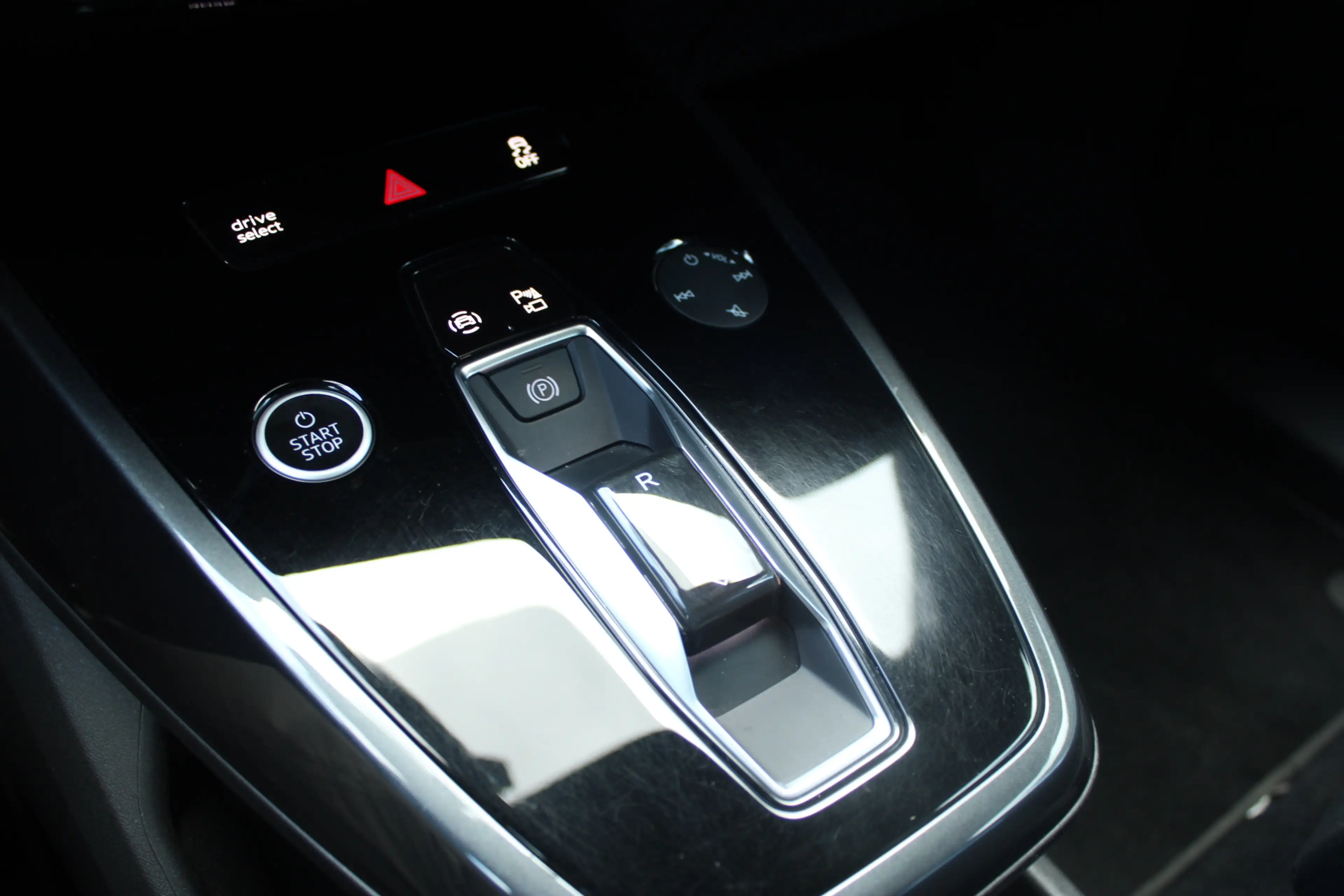 Audi Q4 e-tron Sportback 40 S-Line 77 kWh Camera Sonos Adaptive-c — photo 15