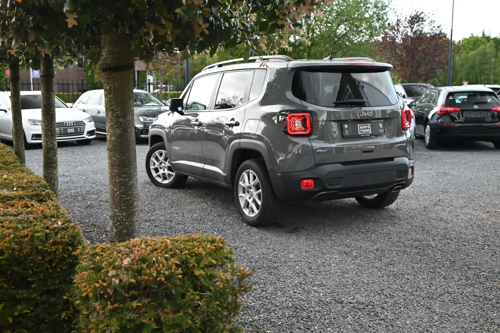 Jeep Renegade 1.3 T4 4xe Plug-in Hybrid Limited 190 PK Adaptive Grijs - 2