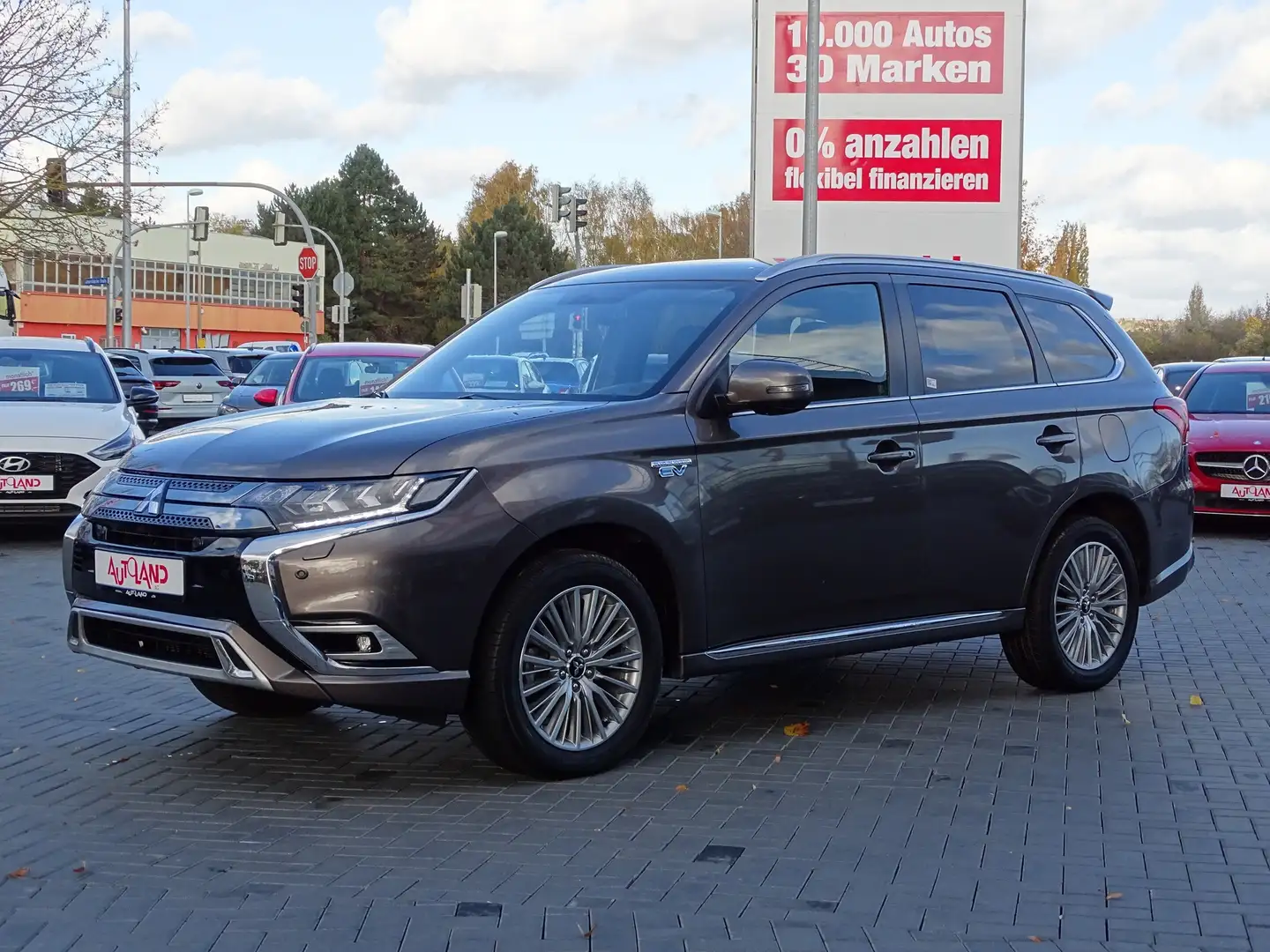 Mitsubishi Outlander 2.4Hybrid 4WD LED AWD AHK 360° Leder Braun - 2