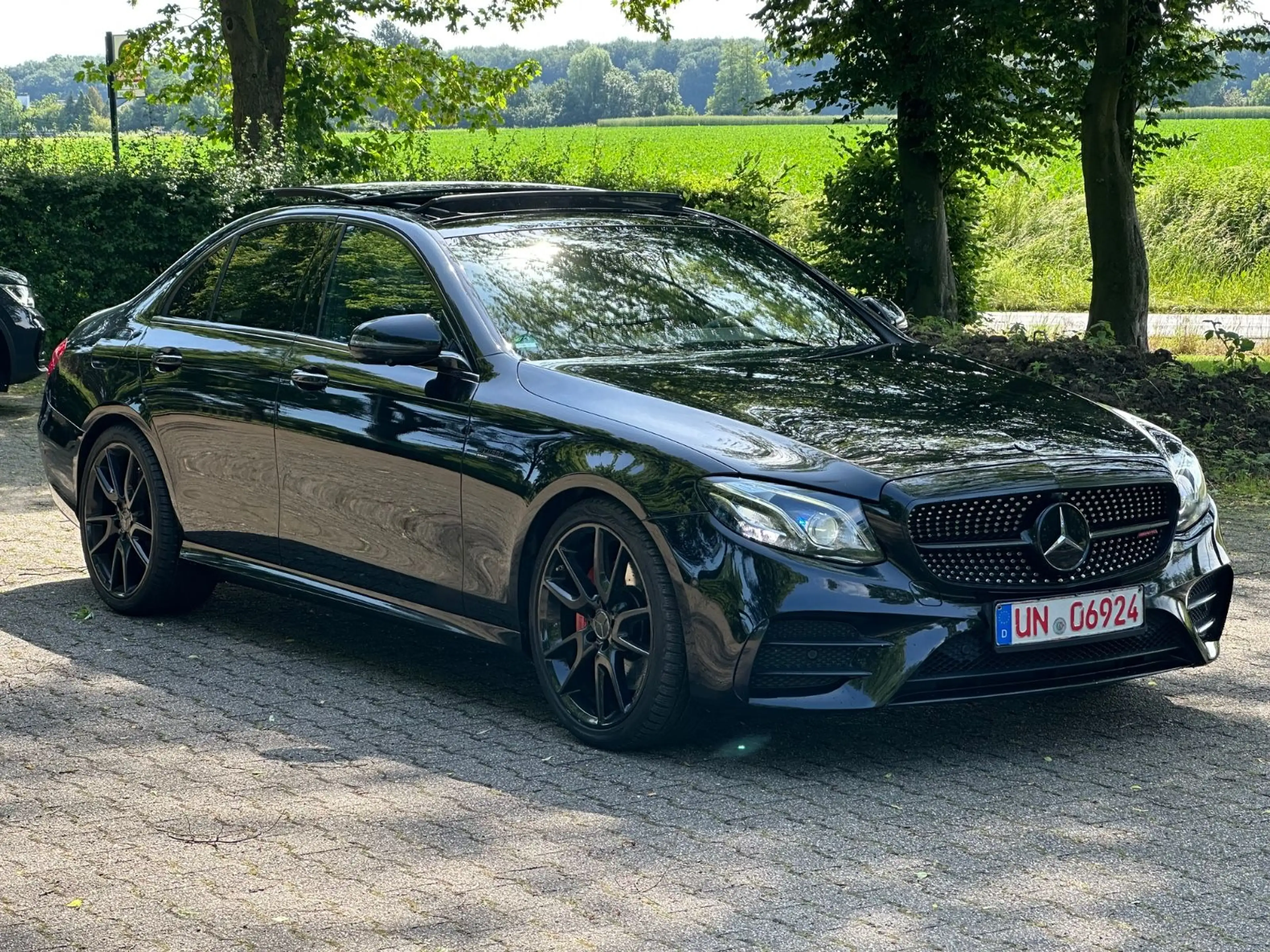 Mercedes-Benz E 43 AMG *4-MATIC*PANO*BURMESTER*360* — photo 4