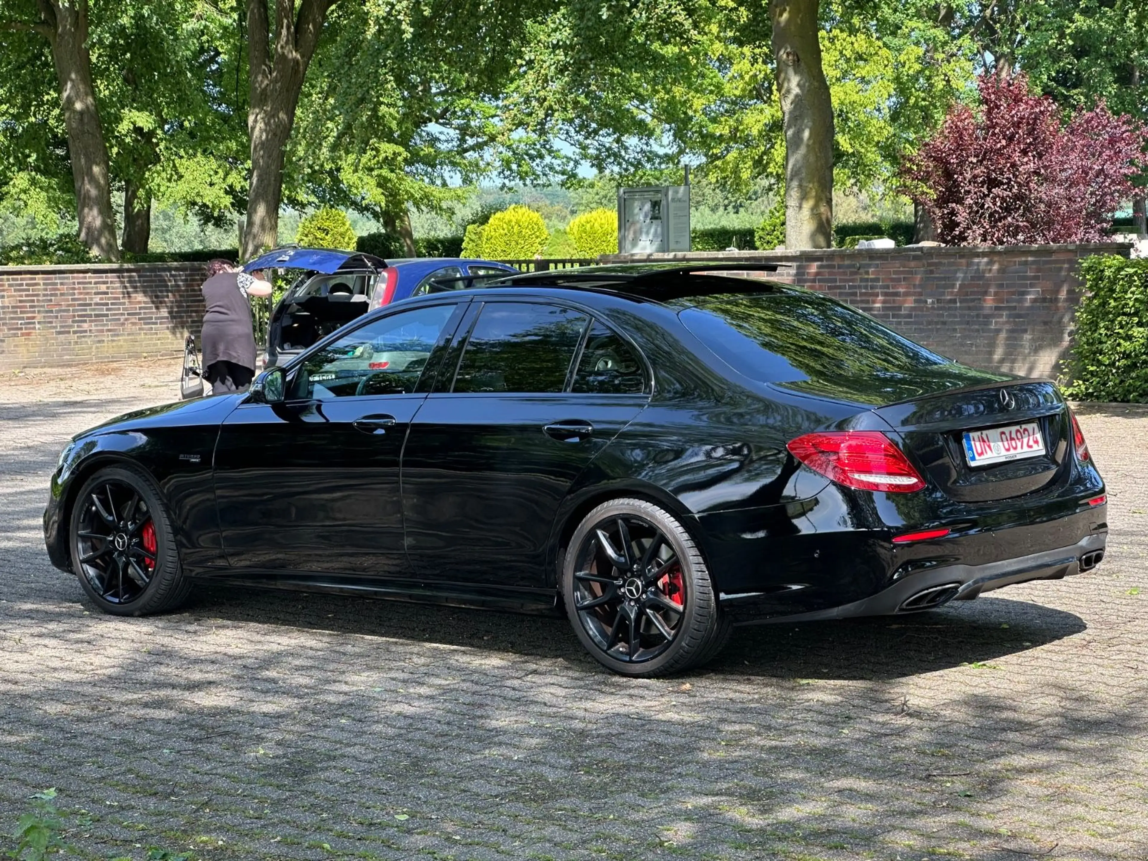 Mercedes-Benz E 43 AMG *4-MATIC*PANO*BURMESTER*360* — photo 7