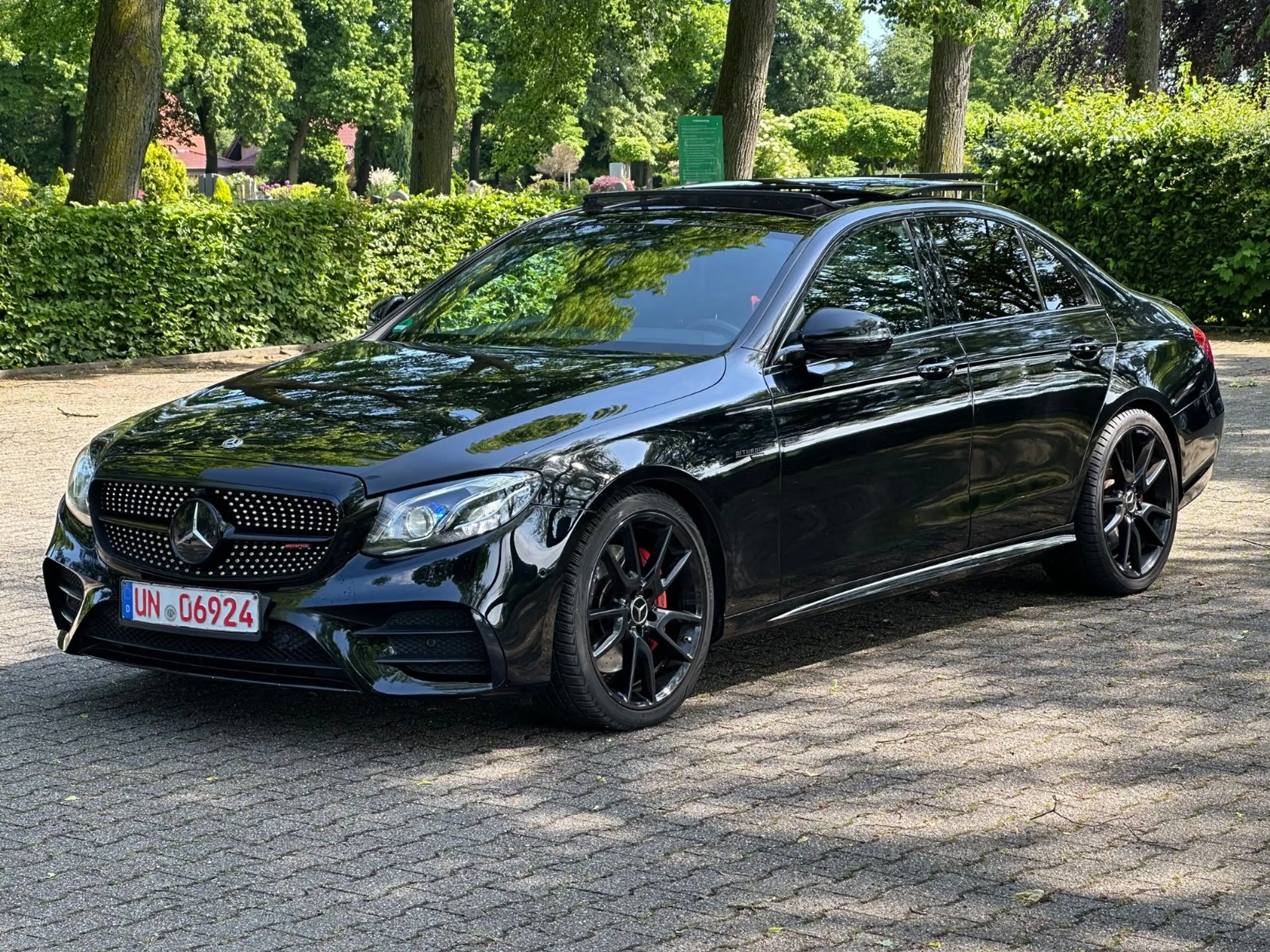 Mercedes-Benz E 43 AMG *4-MATIC*PANO*BURMESTER*360* — photo 2