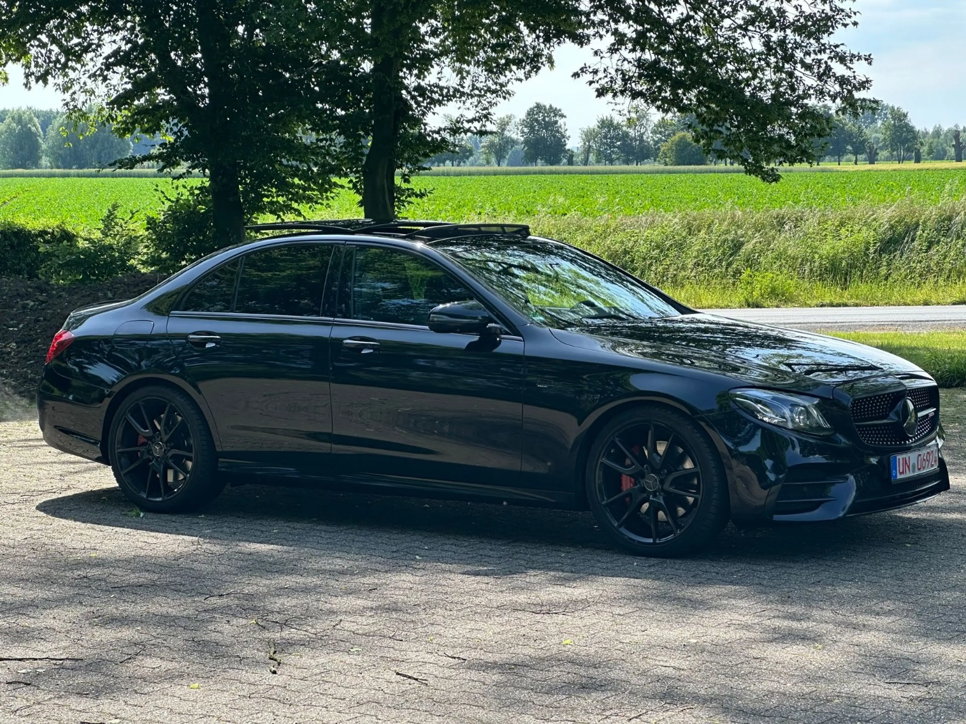 Mercedes-Benz E 43 AMG *4-MATIC*PANO*BURMESTER*360* — photo 5