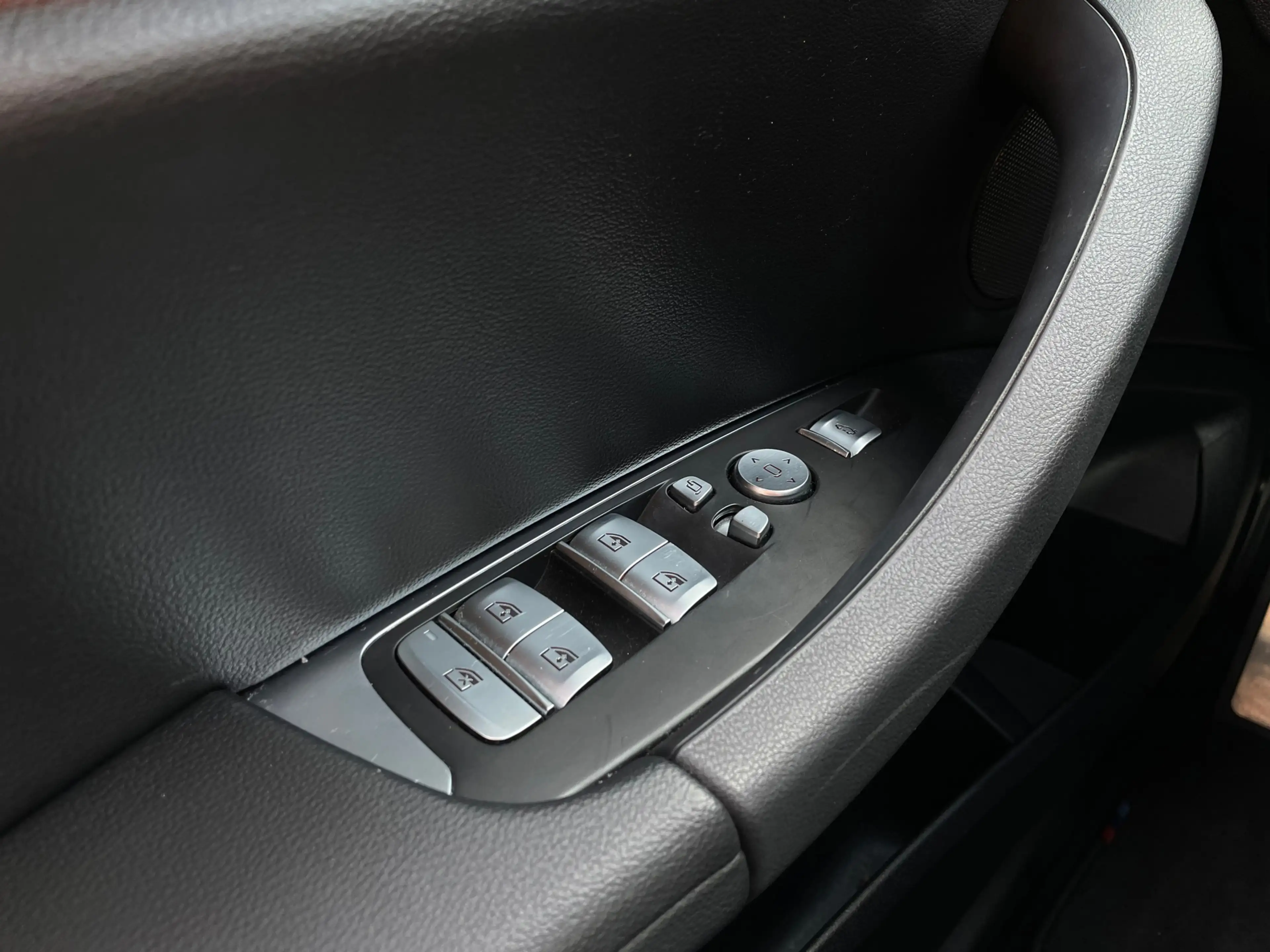 BMW iX3 High-Executive M 80 kWh 1E EIG ORG NL DEALEROND SO — photo 13