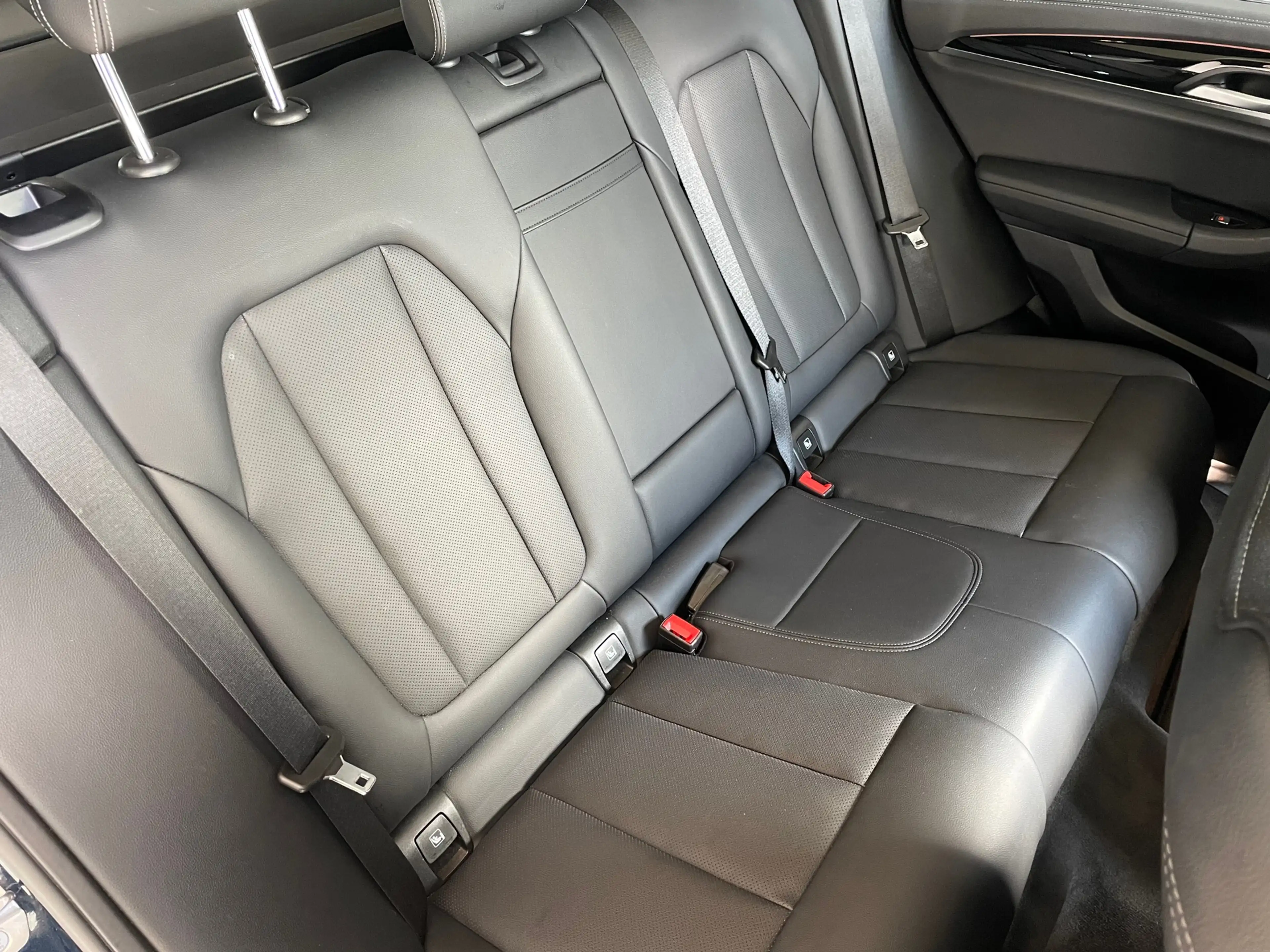 BMW iX3 High-Executive M 80 kWh 1E EIG ORG NL DEALEROND SO — photo 9