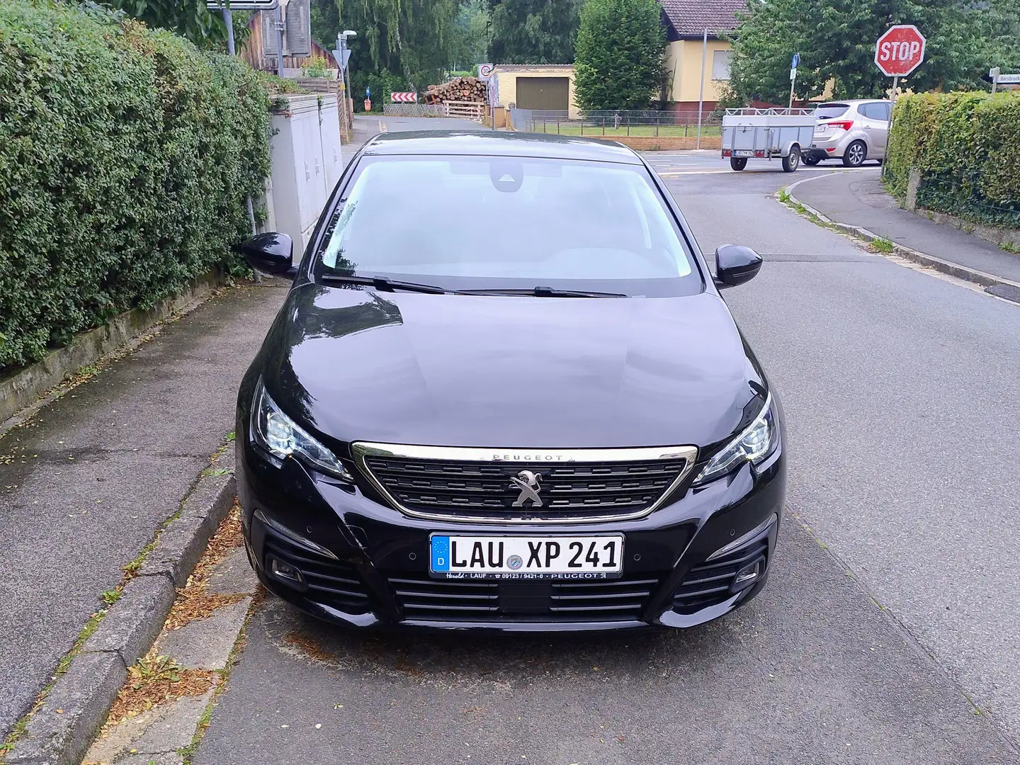 Peugeot 308 308 Allure Pack PureTech 130 Schwarz - 1