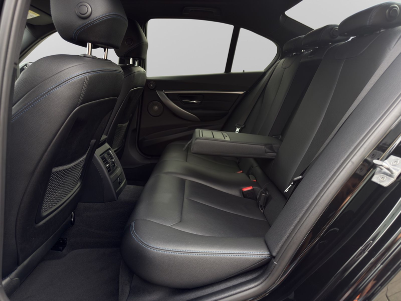 BMW 335 d Lim. xDr M Sport *SHADOW*H&K*CARBON*LEDER* — photo 12