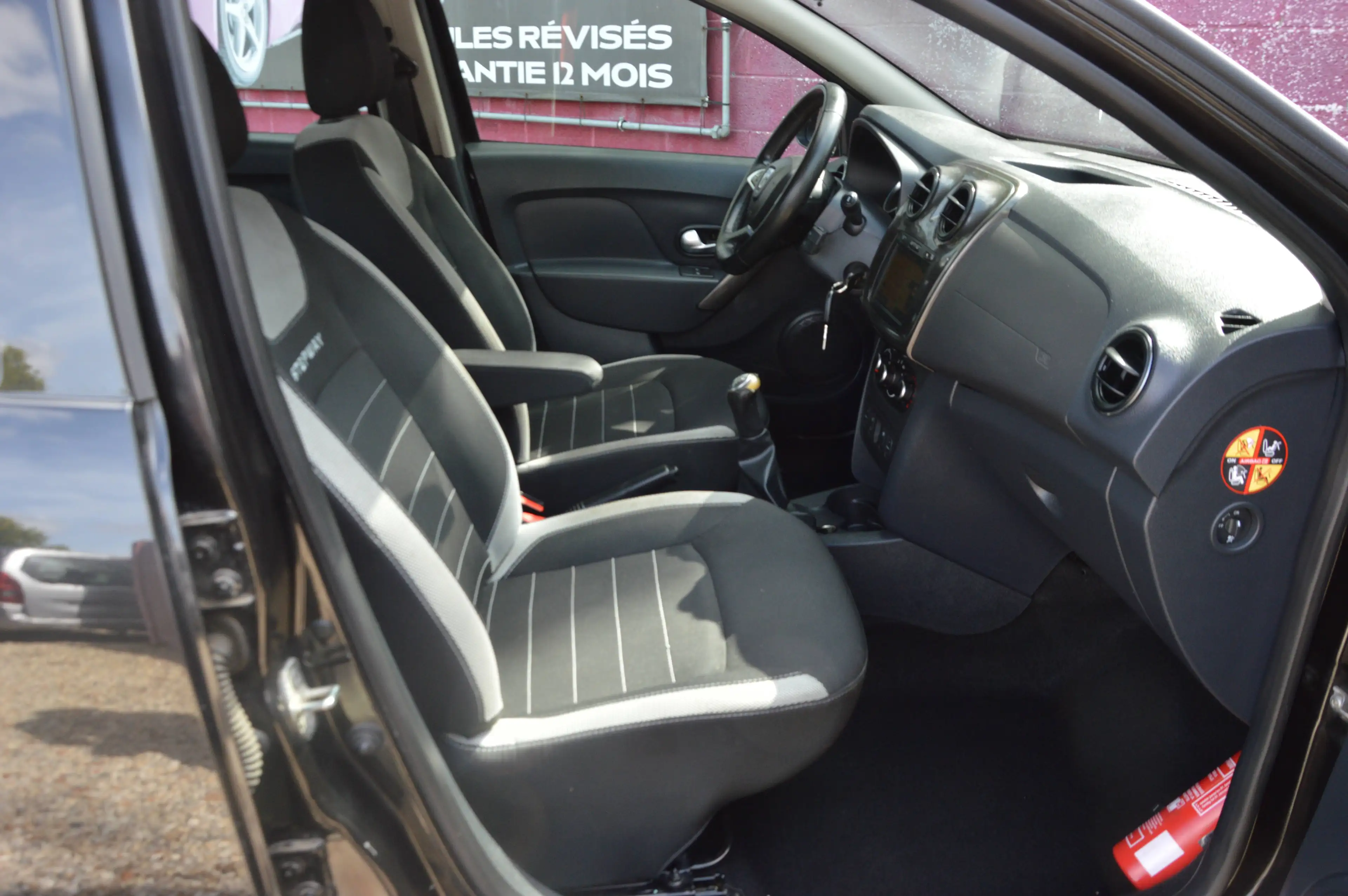 Dacia Sandero 1.5BluedCi Stepway NAV CAM CLIM 208.273KM — photo 12