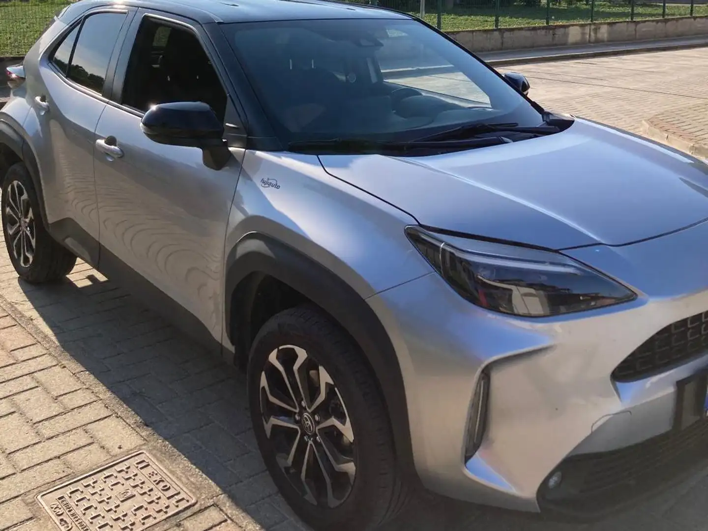 Toyota Yaris Yaris Cross Cross 1.5h Trend awd-i 116cv e-cvt Grigio - 1