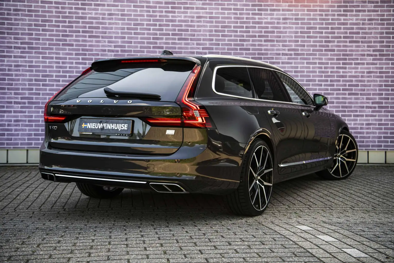 Volvo V90 Recharge T6 AWD Inscription | Navigatie | Harman K Grigio - 2