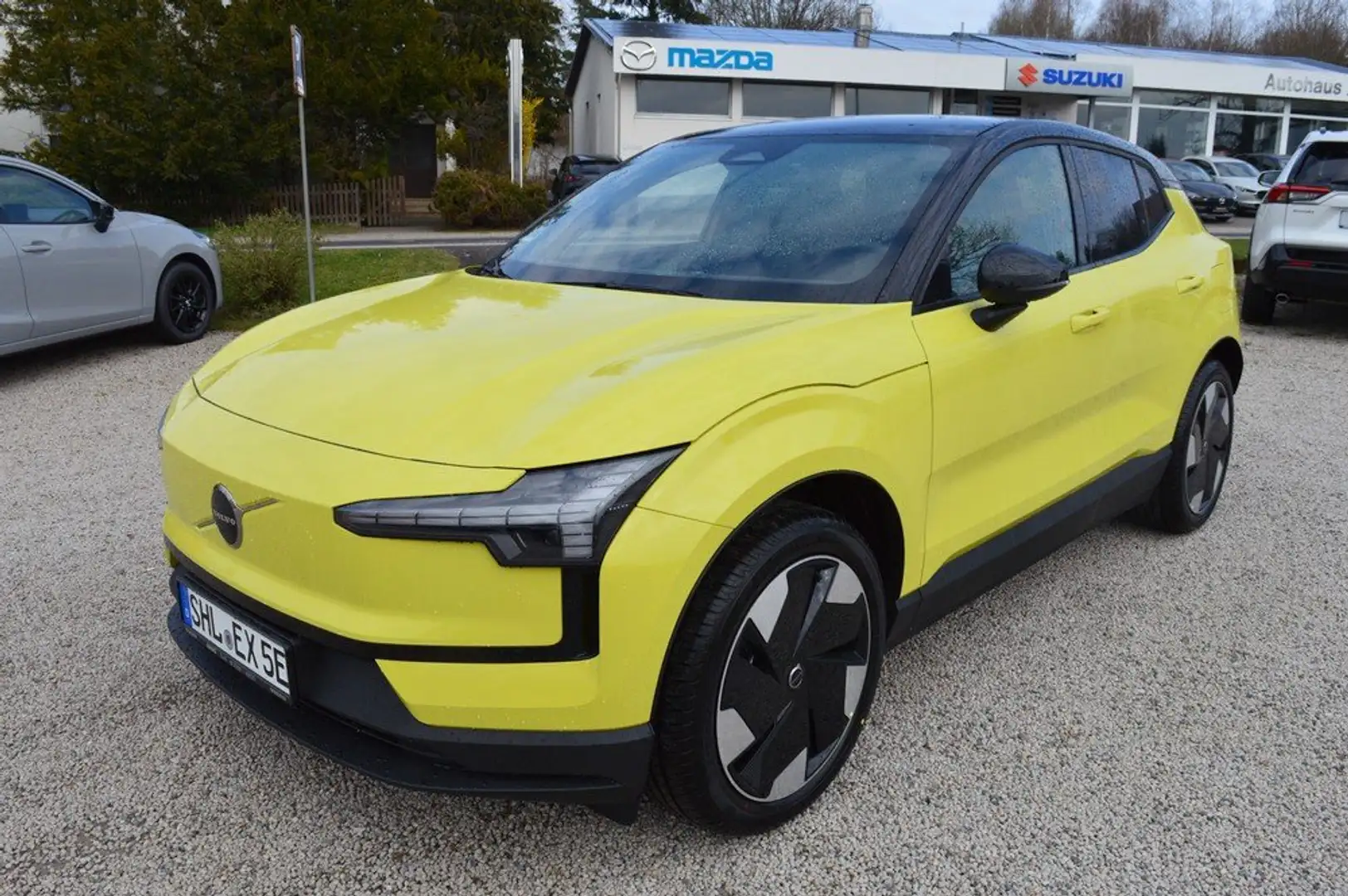 Volvo EX30 Single Motor Extended Range Plus *4 Pakete* Gelb - 2