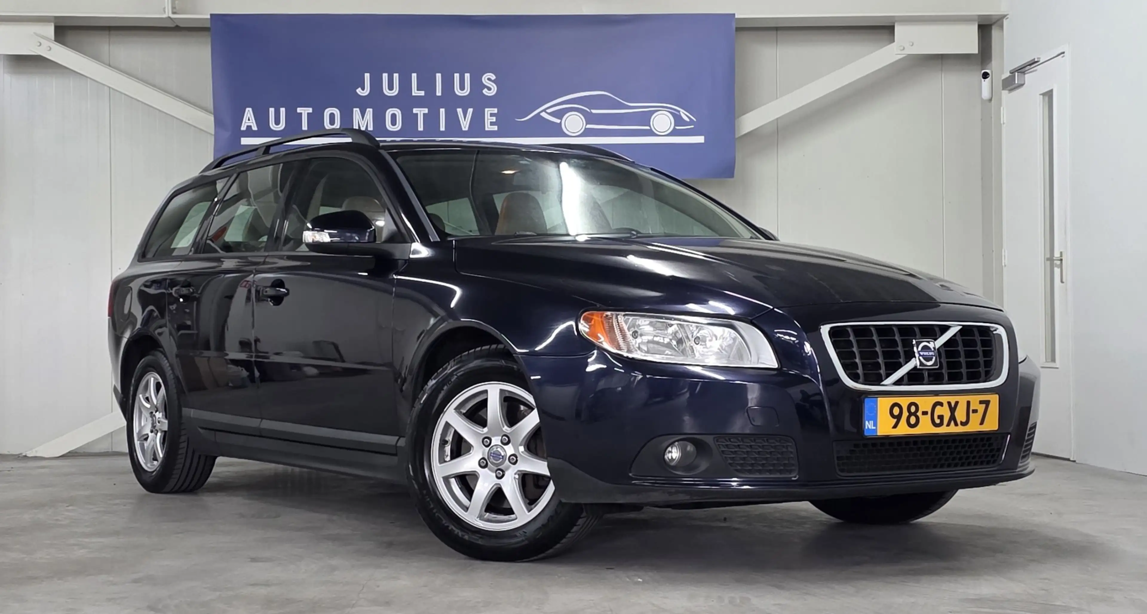 Volvo V70 2.5T Kinetic Leer Trekhaak Navi APK 07-2027 Garant — photo 2