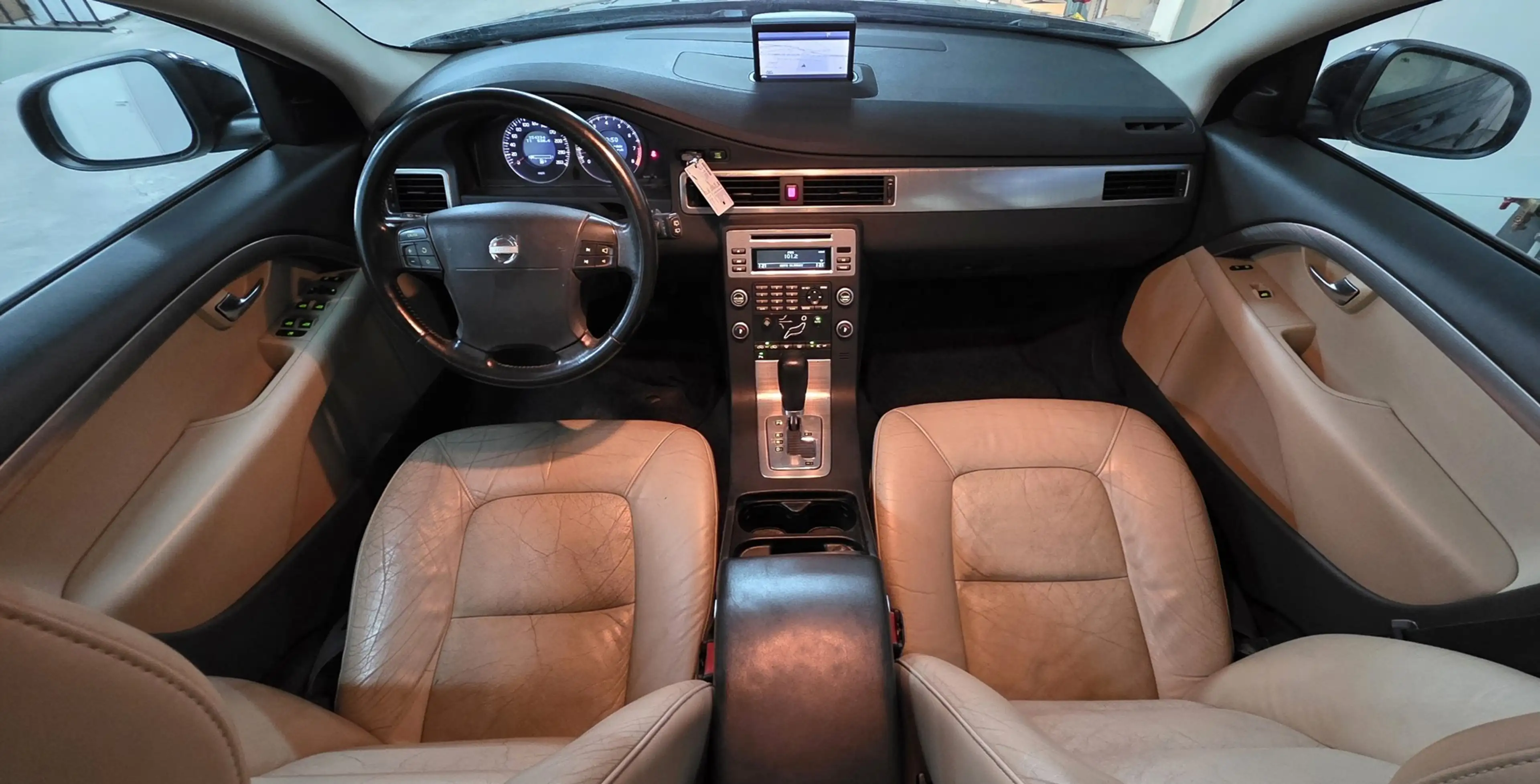 Volvo V70 2.5T Kinetic Leer Trekhaak Navi APK 07-2027 Garant — photo 17