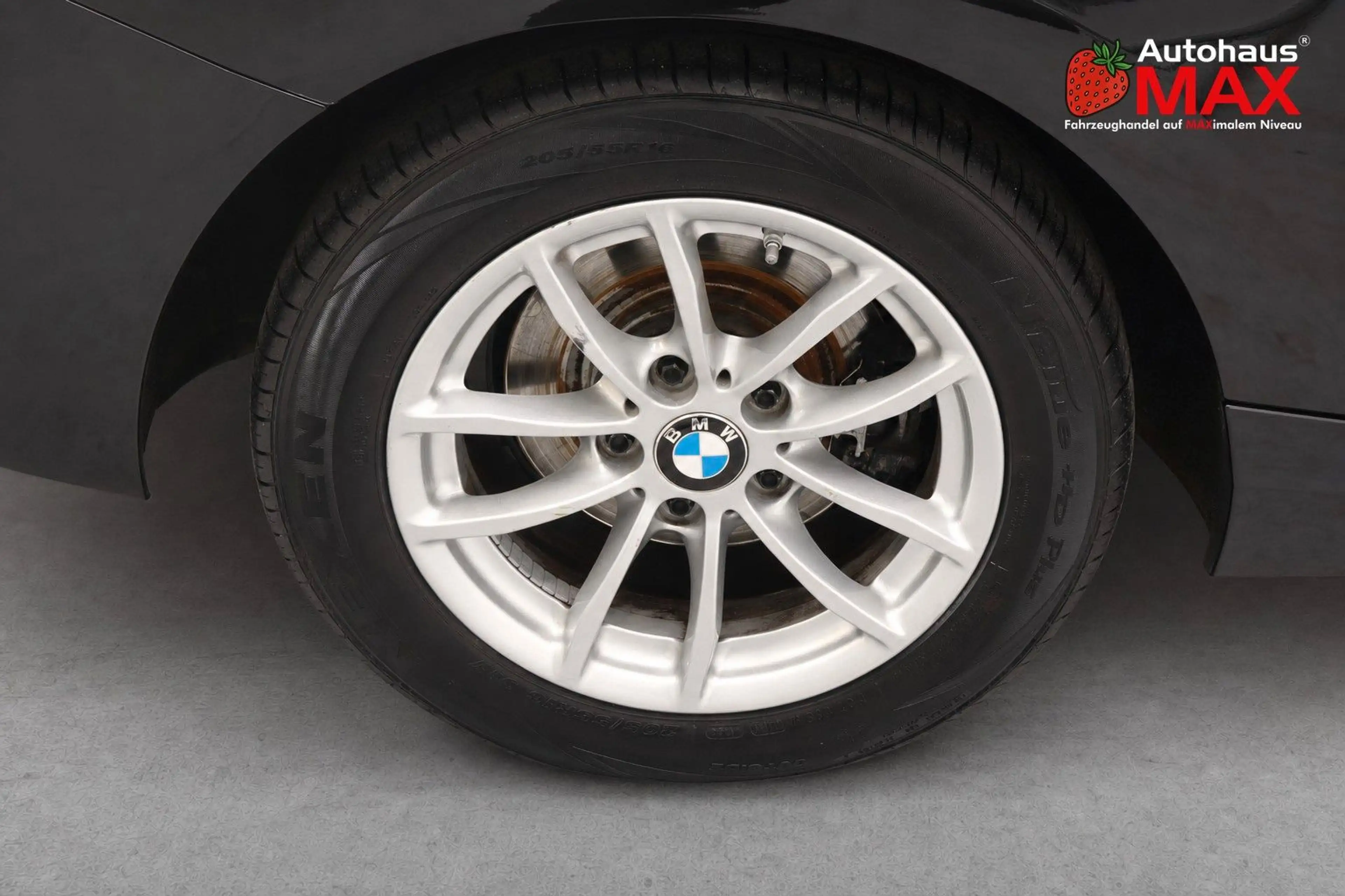 BMW 220 i Cabrio~Navi~SZH~MFL~PDC~1.Hand — photo 11