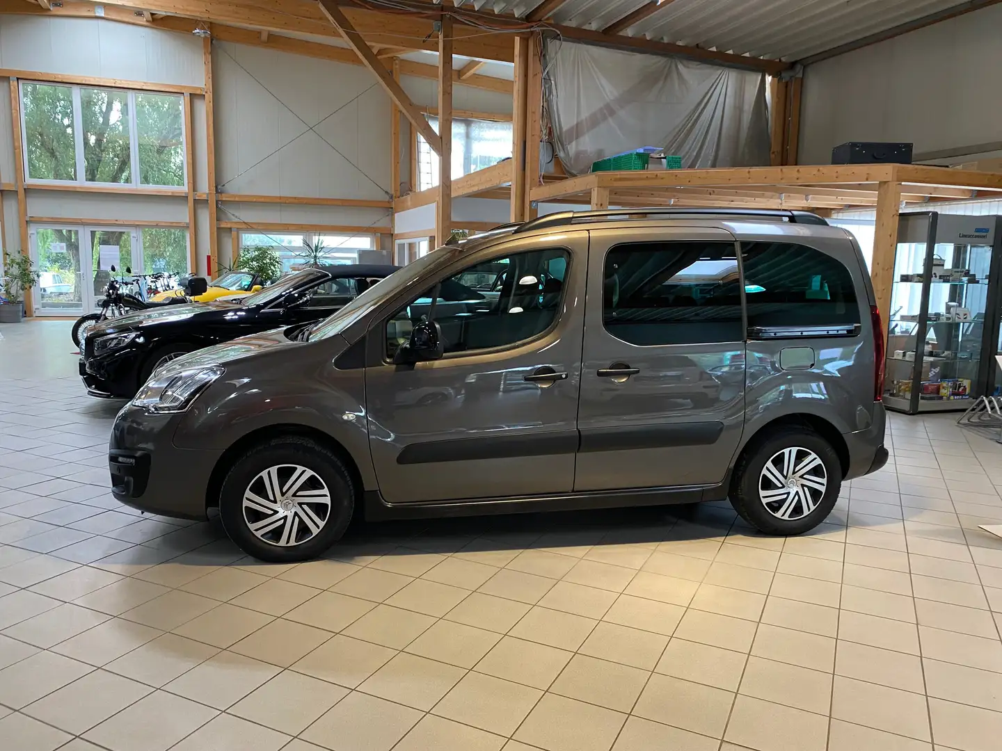 Citroen Berlingo Multispace BlueHDi 120 S Marrón - 2