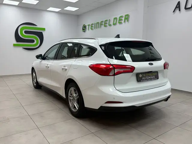 Ford Focus view 5