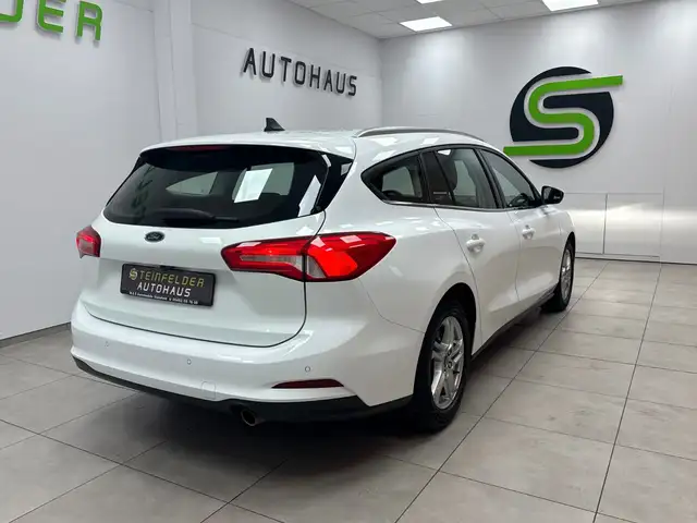 Ford Focus view 7
