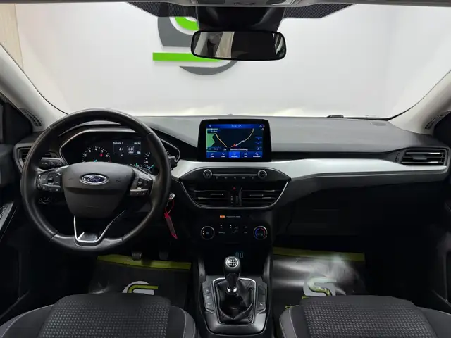 Ford Focus view 12