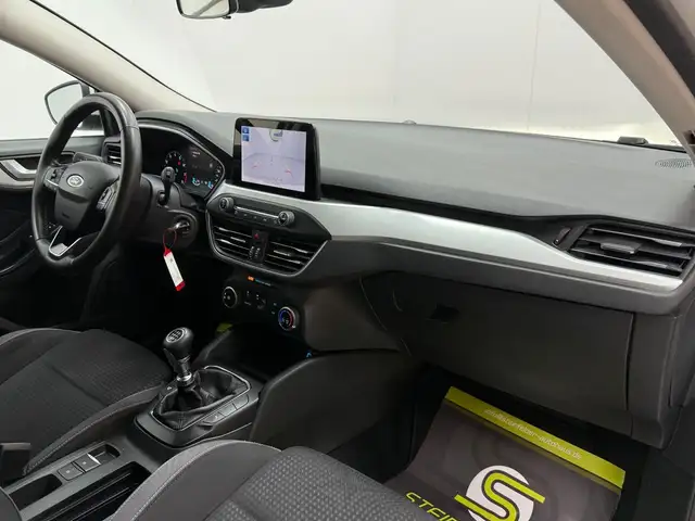 Ford Focus view 15