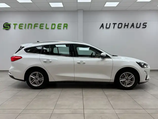Ford Focus view 8