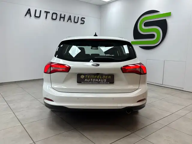 Ford Focus view 6