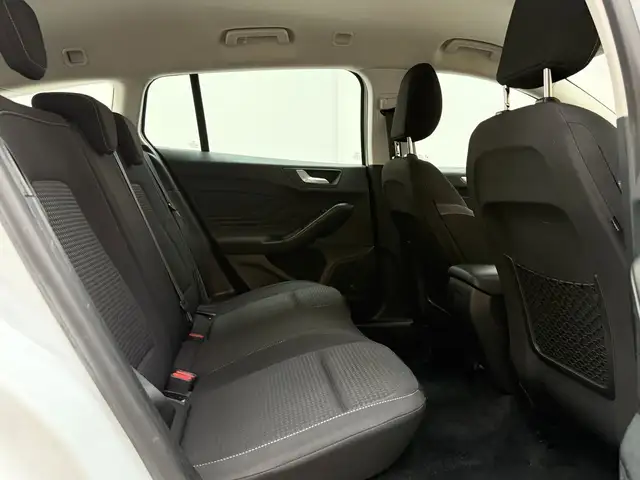 Ford Focus view 17