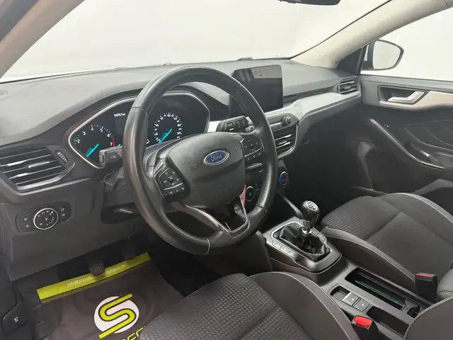 Ford Focus view 9