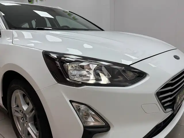 Ford Focus view 19