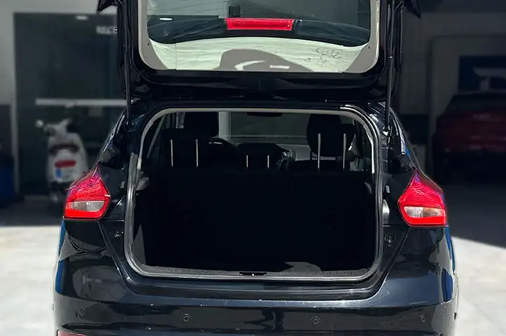 Ford Focus 2015, foto 15