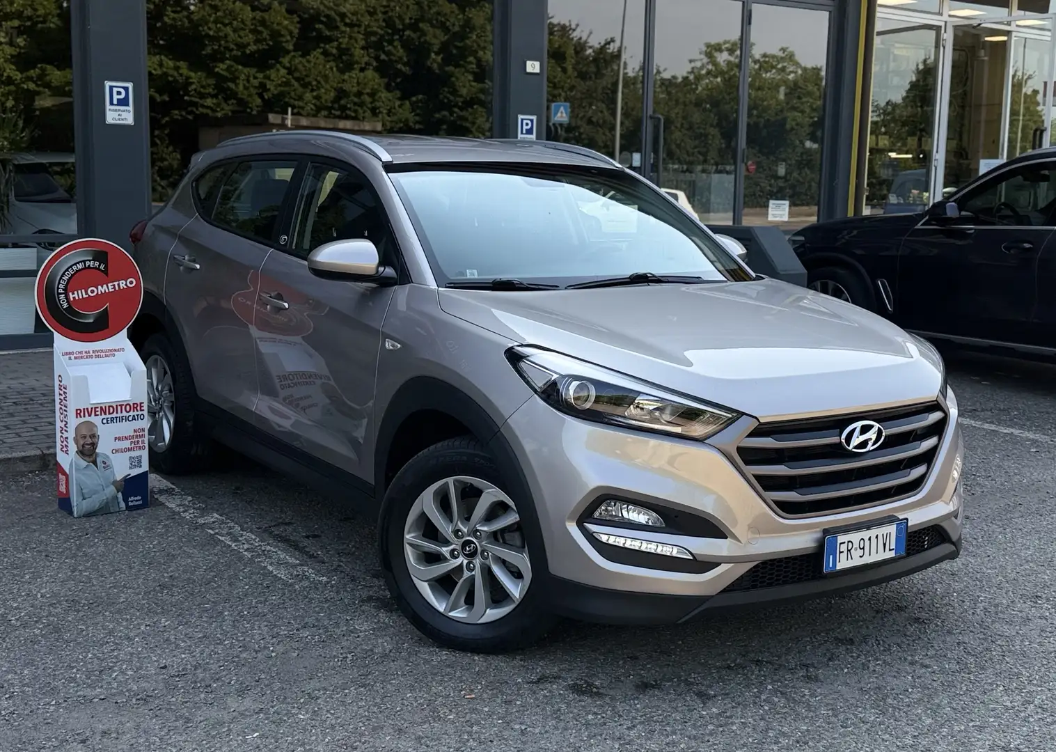 Hyundai TUCSON Tucson II 1.7 crdi Sound 2wd CAMERA+APPLE CAR PLAY Zilver - 1