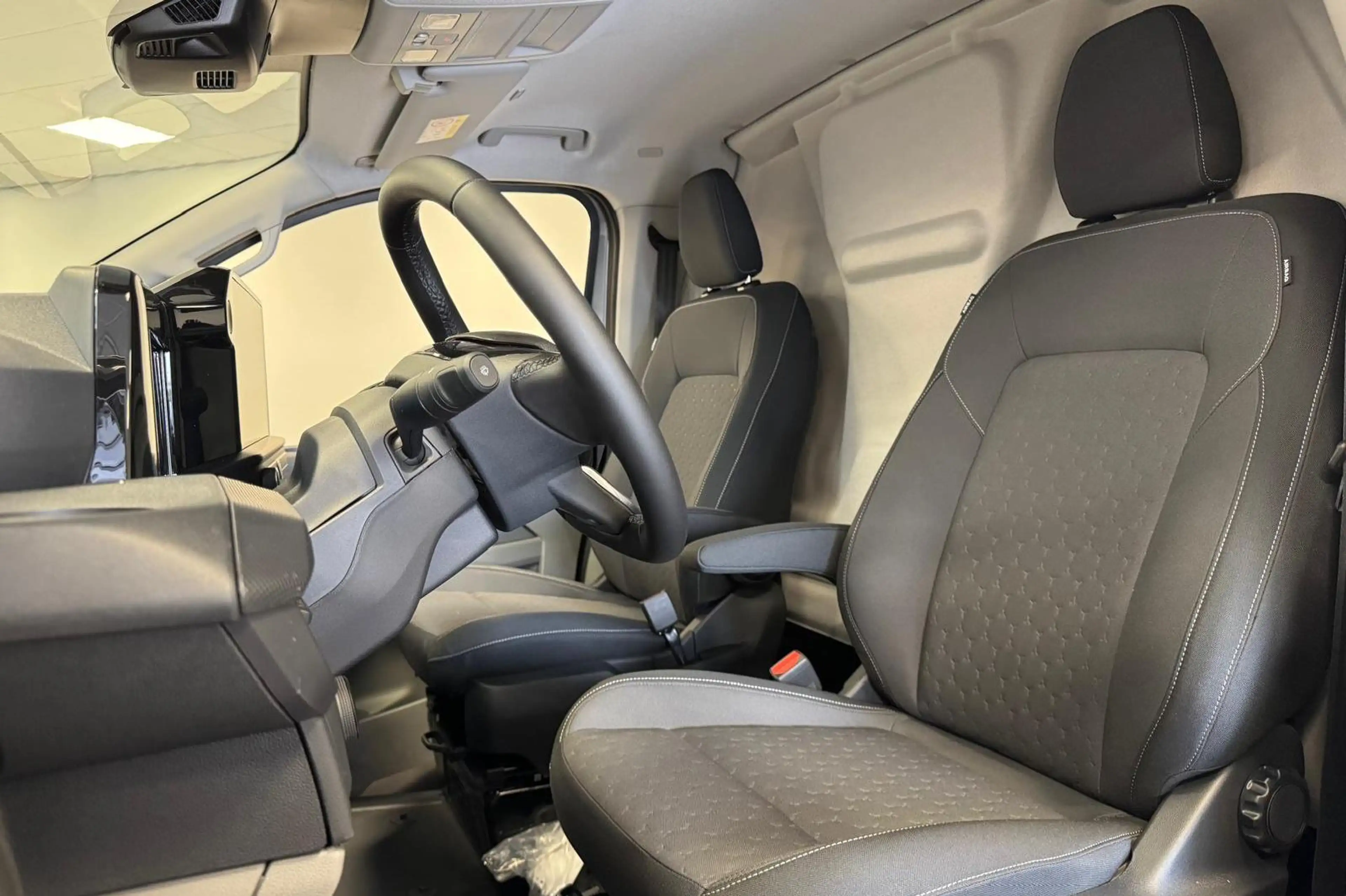 Ford E-Transit Cust. 340 L2H1 Limited 65 kWh | Ford Pro Voordeel — photo 14