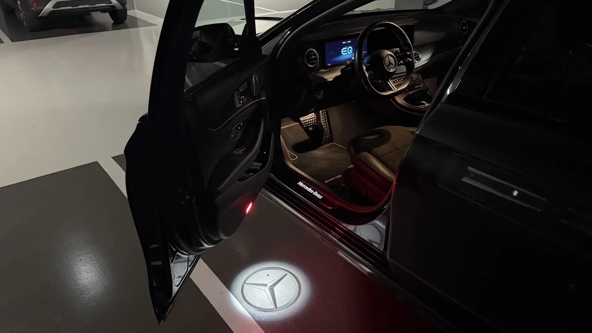 Mercedes-Benz E 300 4Matic 9G-TRONIC AMG Line - 2