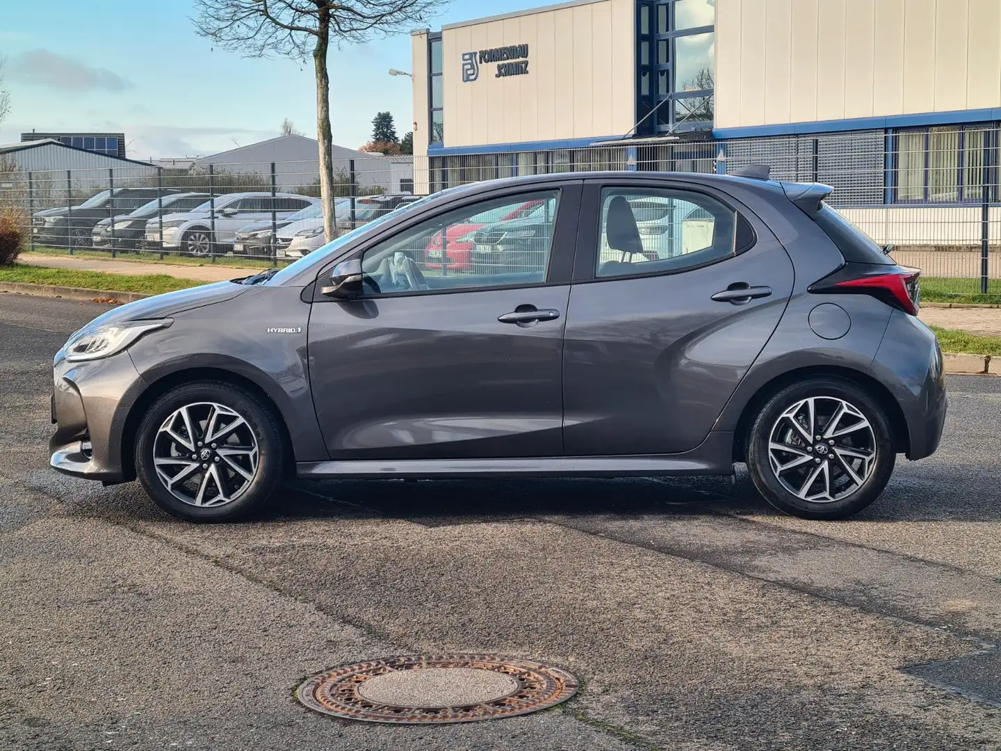 Toyota Yaris Hybrid Team Deutschland*1.Hand*Autom.*RFK* Grau - 2