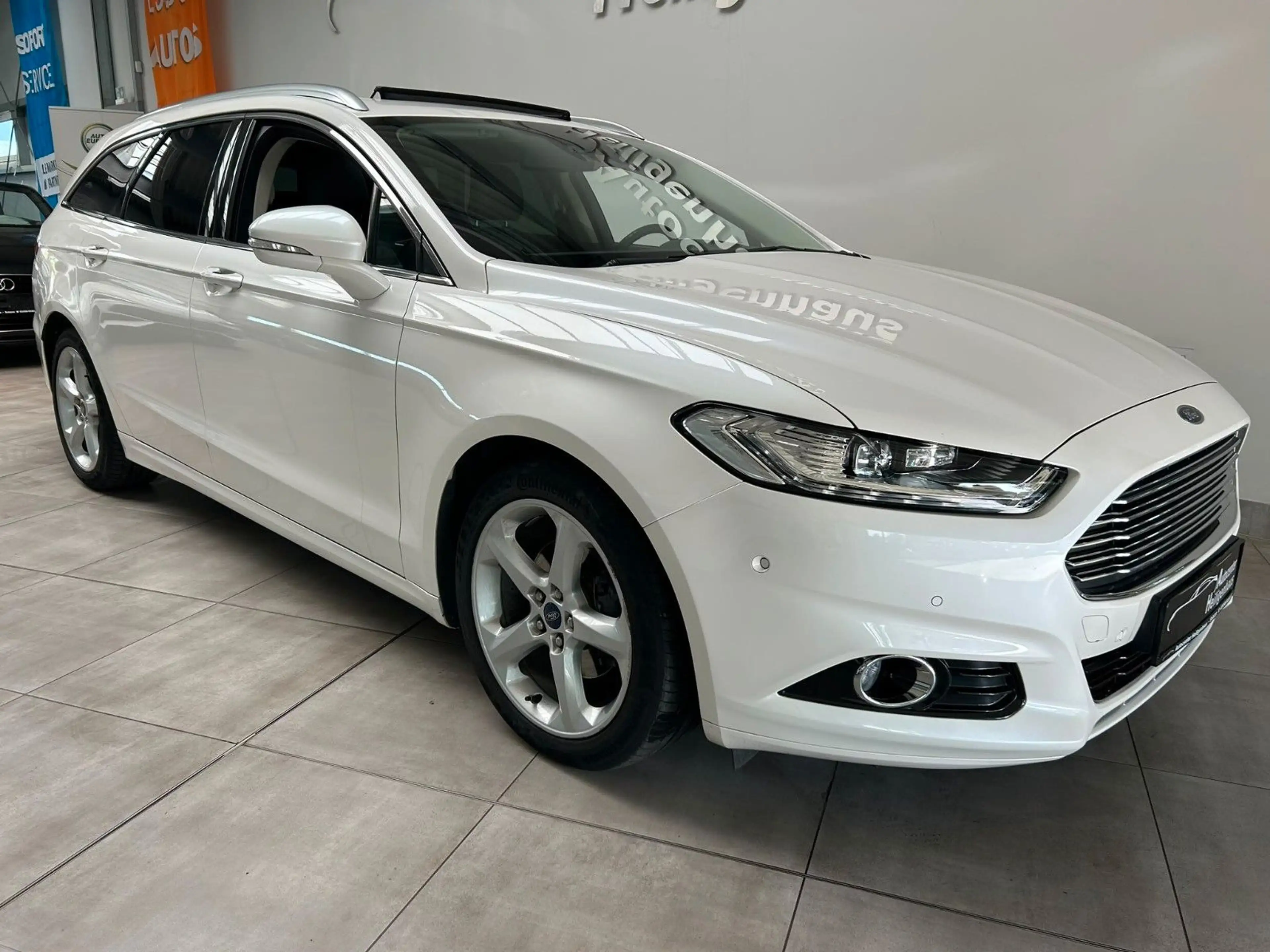 Ford Mondeo Turnier Titanium Autom. Navi AHK Panorama — photo 2