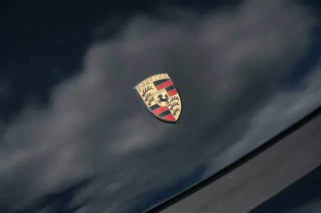 Porsche 930 view 6