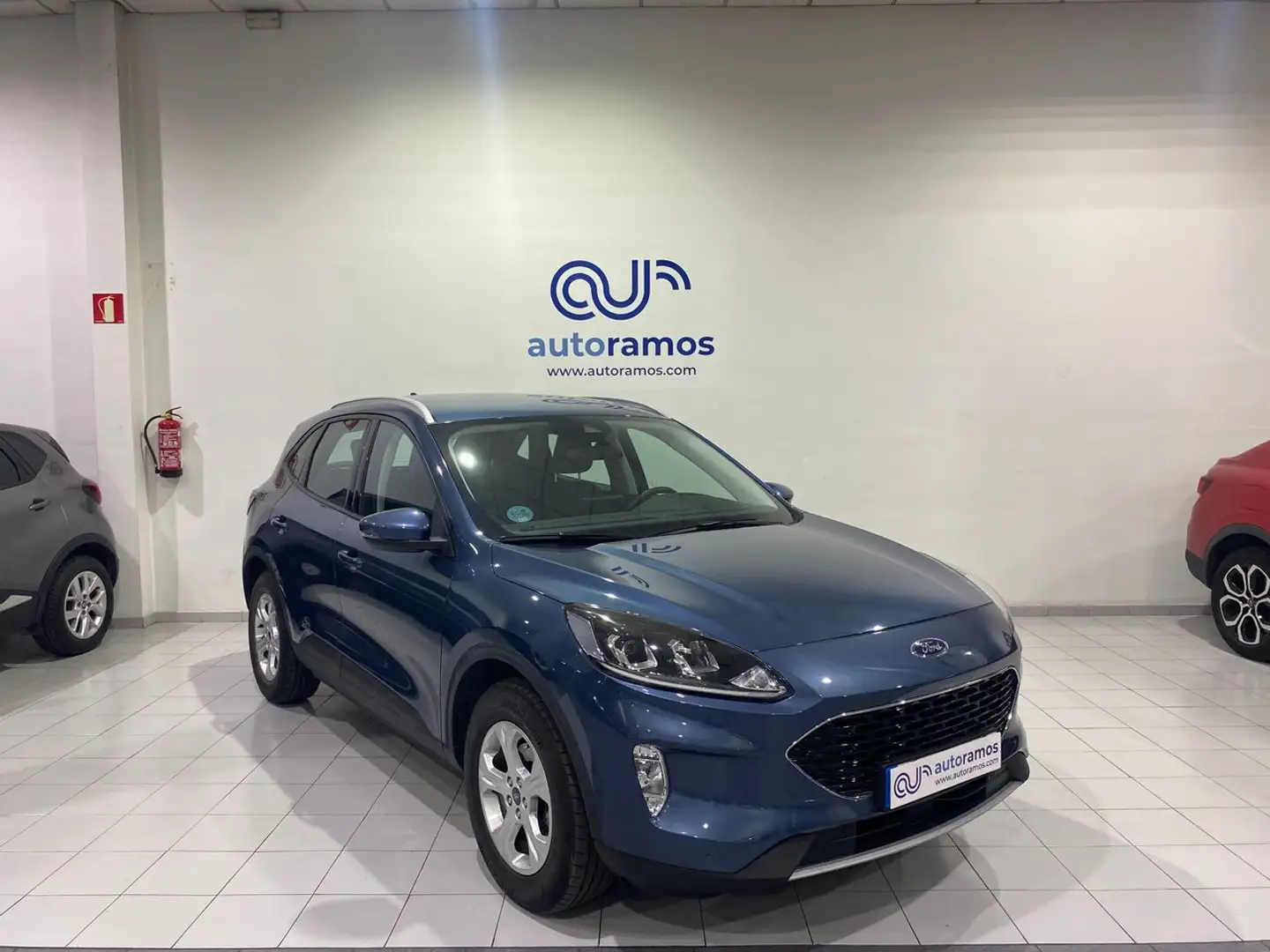 Ford Kuga 1.5 EcoBoost Trend FWD 120 Blauw - 1