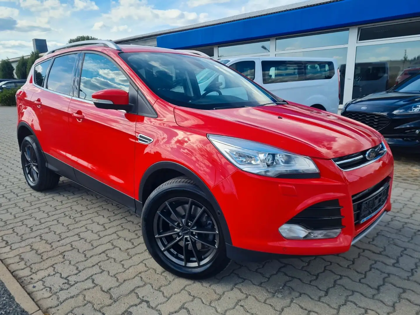 Ford Kuga Titanium 4x4 Navi Kamera Xenon Winterp. usw Rouge - 1