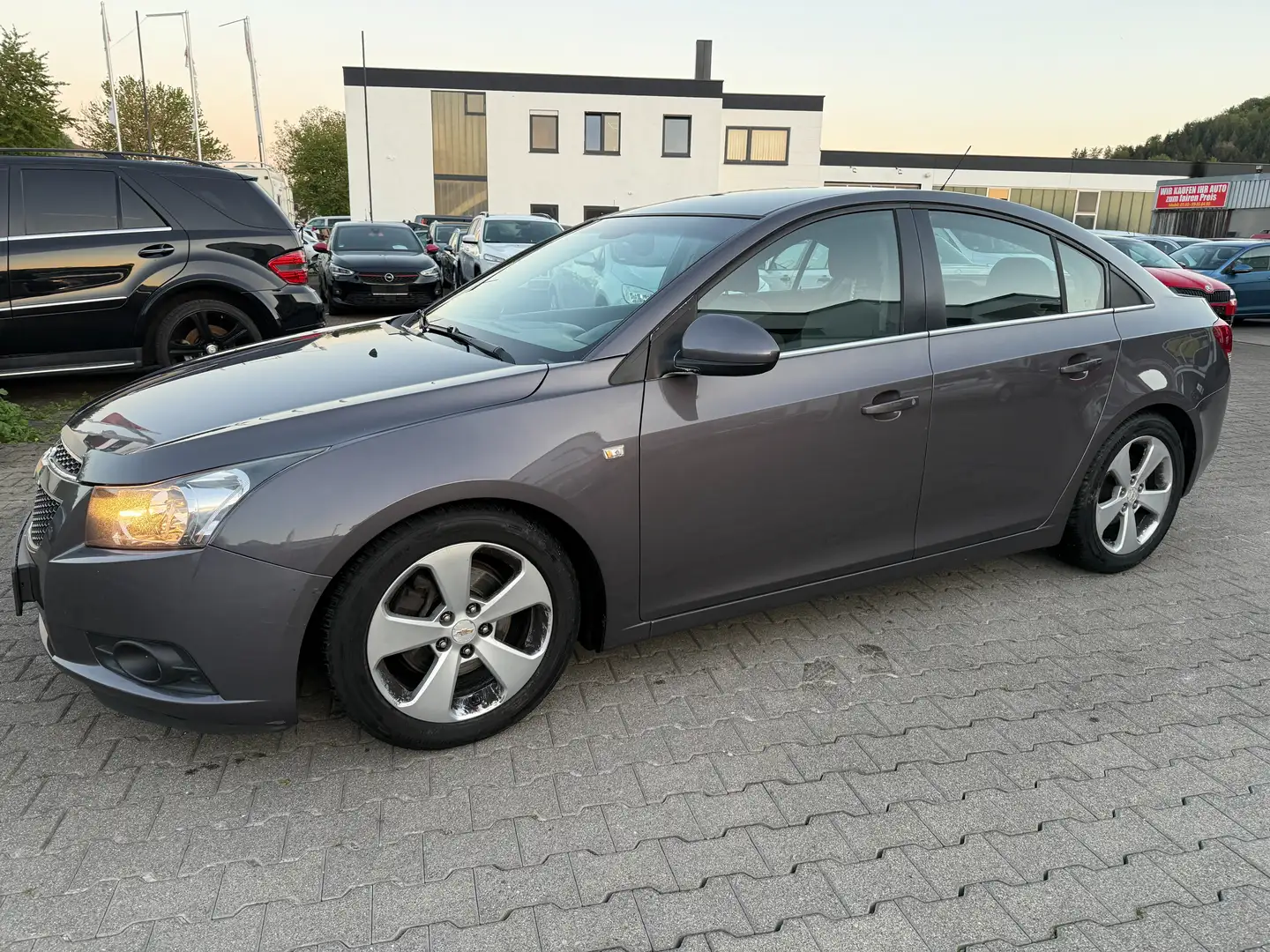 Chevrolet Cruze LT Automatik Серый - 2