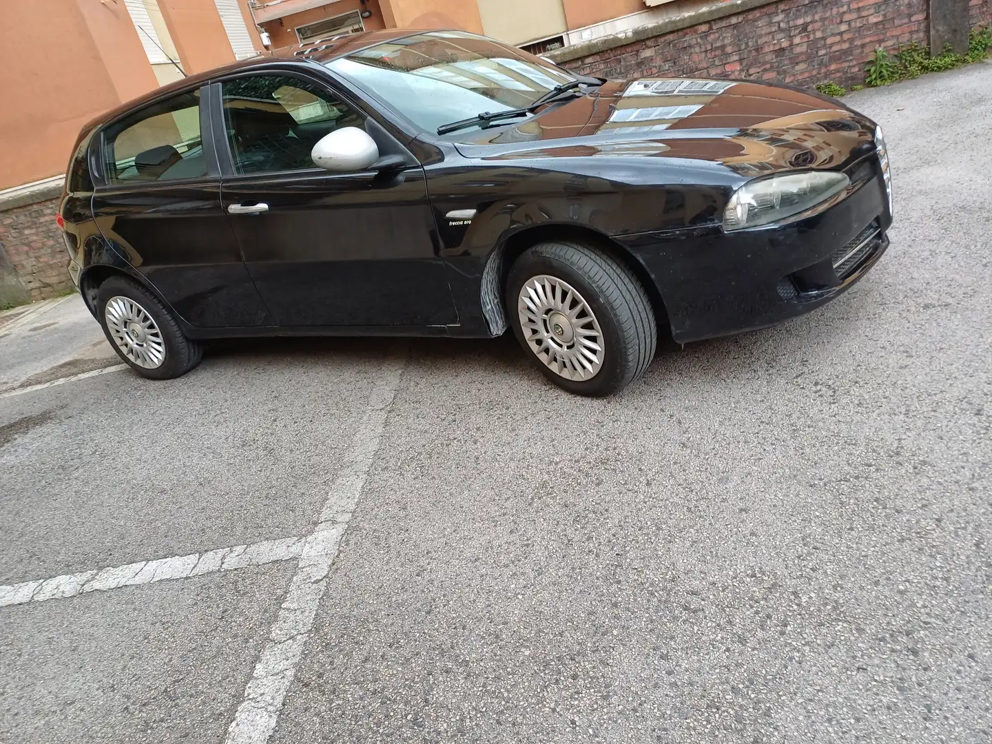 Alfa Romeo 147 147 II 2004 5p 1.9 jtd Progression 120cv Fekete - 1
