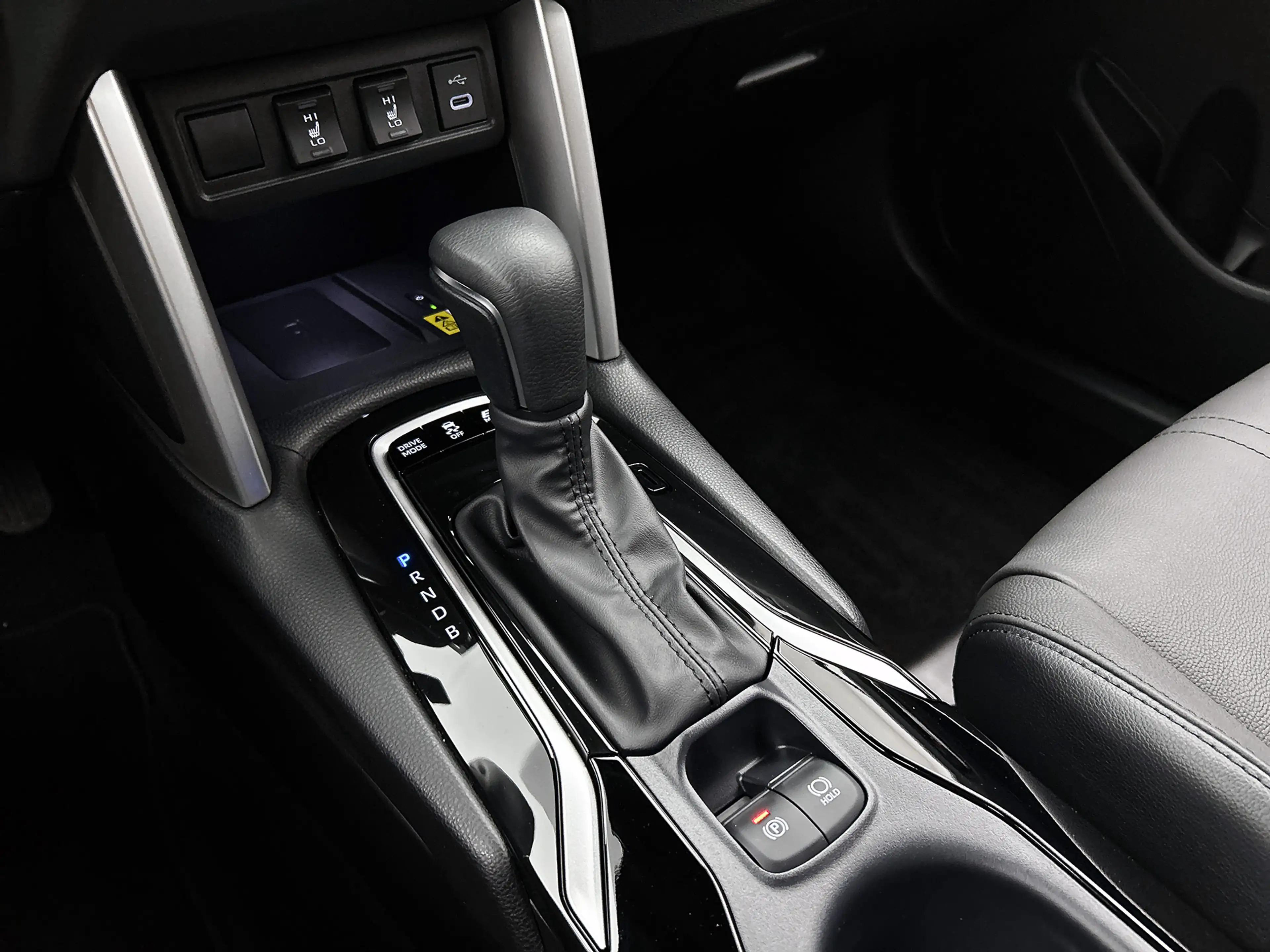 Toyota Corolla Cross Hybrid 200 Style | Trekhaak afneembaar | Half lede — photo 14