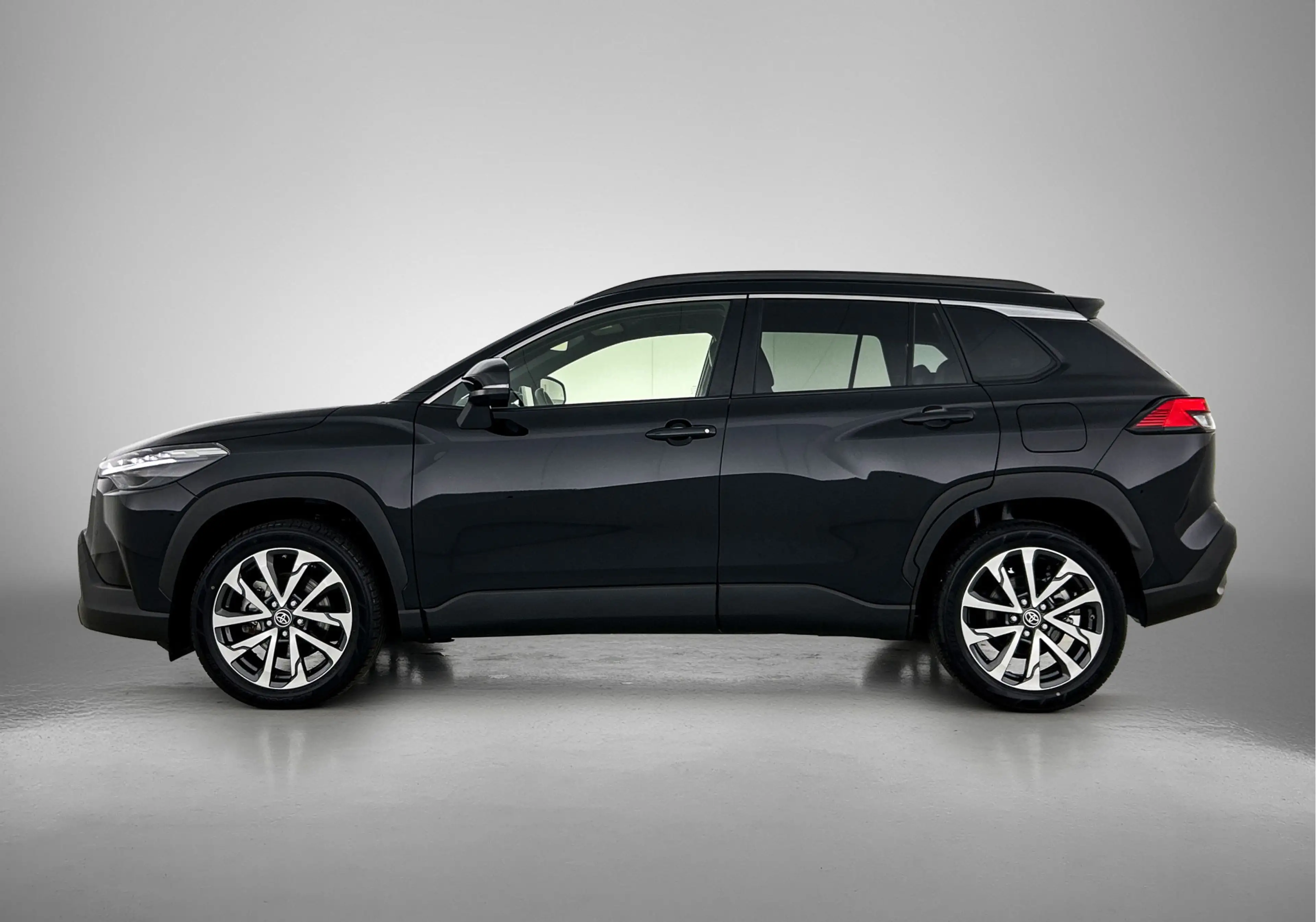 Toyota Corolla Cross Hybrid 200 Style | Trekhaak afneembaar | Half lede — photo 3