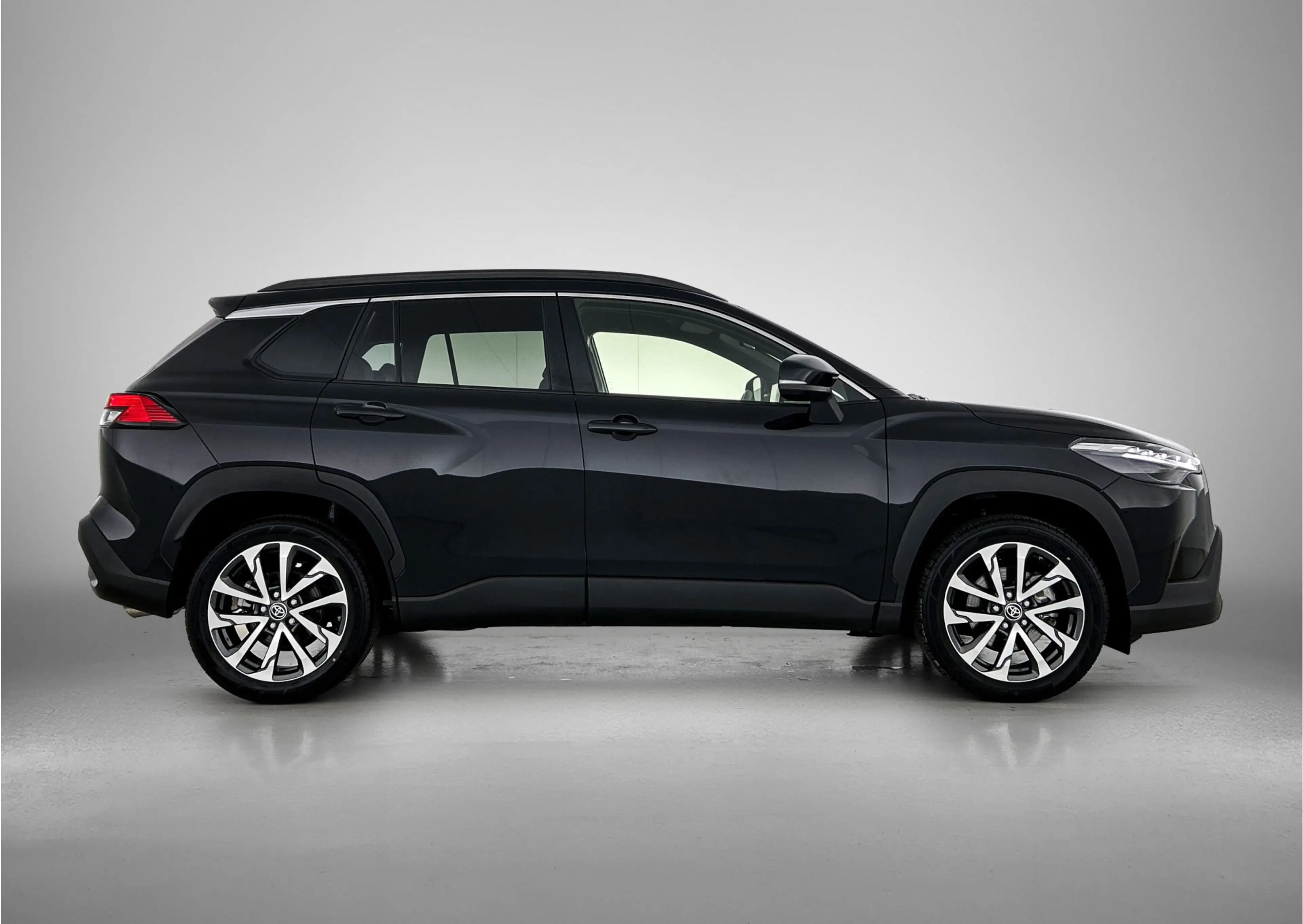 Toyota Corolla Cross Hybrid 200 Style | Trekhaak afneembaar | Half lede — photo 15