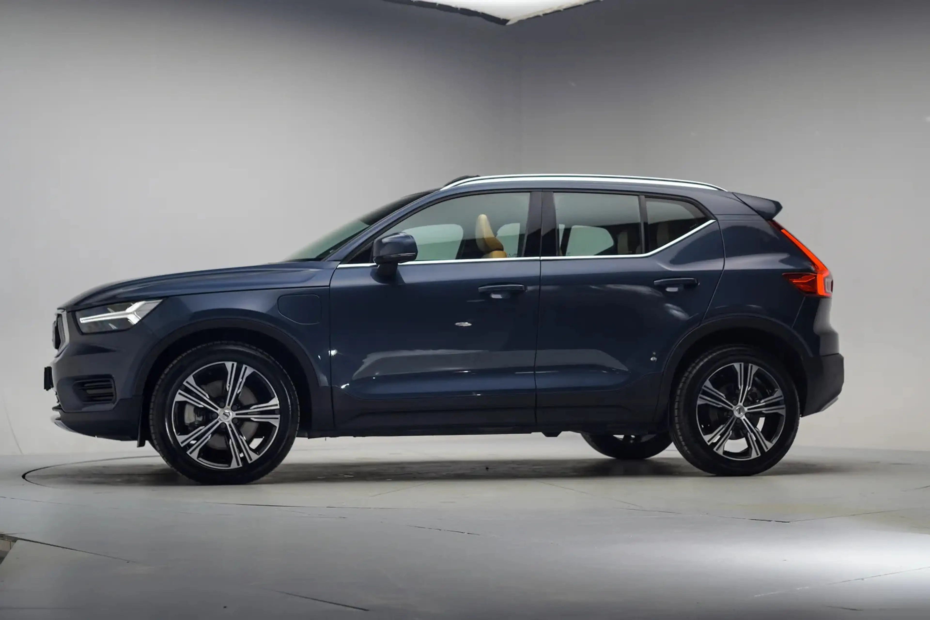 Volvo XC40 T5 Recharge Inscription Luxe — photo 2