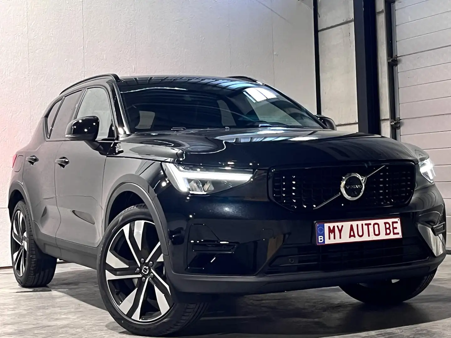 Volvo XC40 XC40 2.0 B3  Ultra Dark GARANTIE 24 MOIS !!! Noir - 1