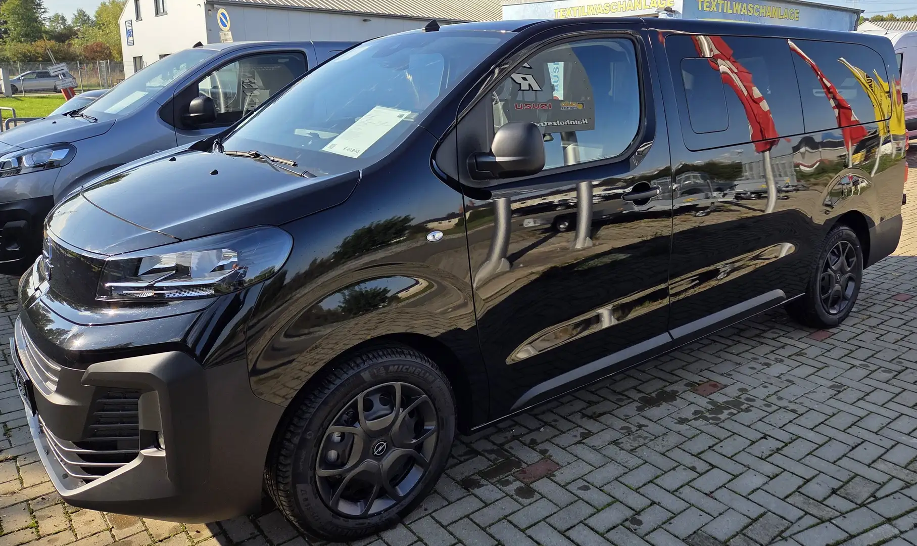 Opel Vivaro Kombi L3 9 Sitzer Noir - 2