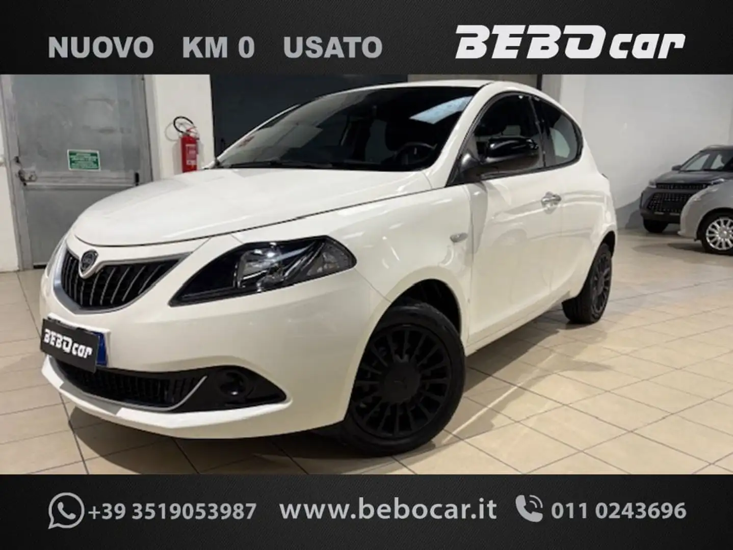 Lancia Ypsilon 1.0 FireFly 5 porte S&S Hybrid Silver Weiß - 1