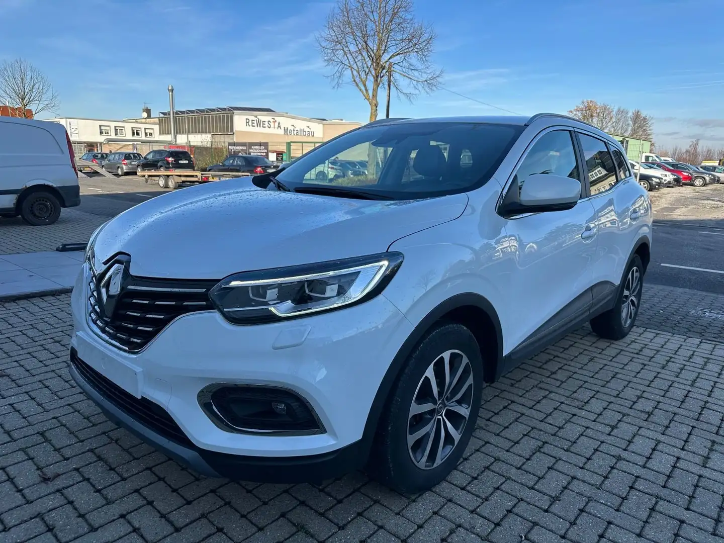 Renault Kadjar Automatik NAVI KLIMA MFL PDC  TEMPO  RFK Weiß - 1